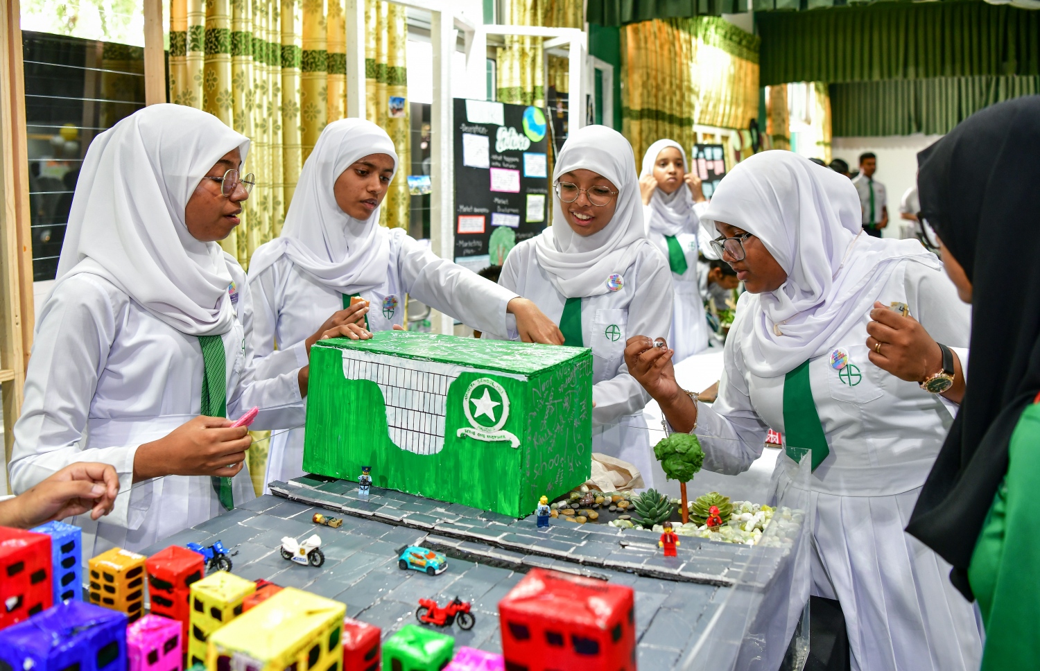 އަމީނިއްޔާ ސްކޫލްގެ ސައިންސް ފެއާ