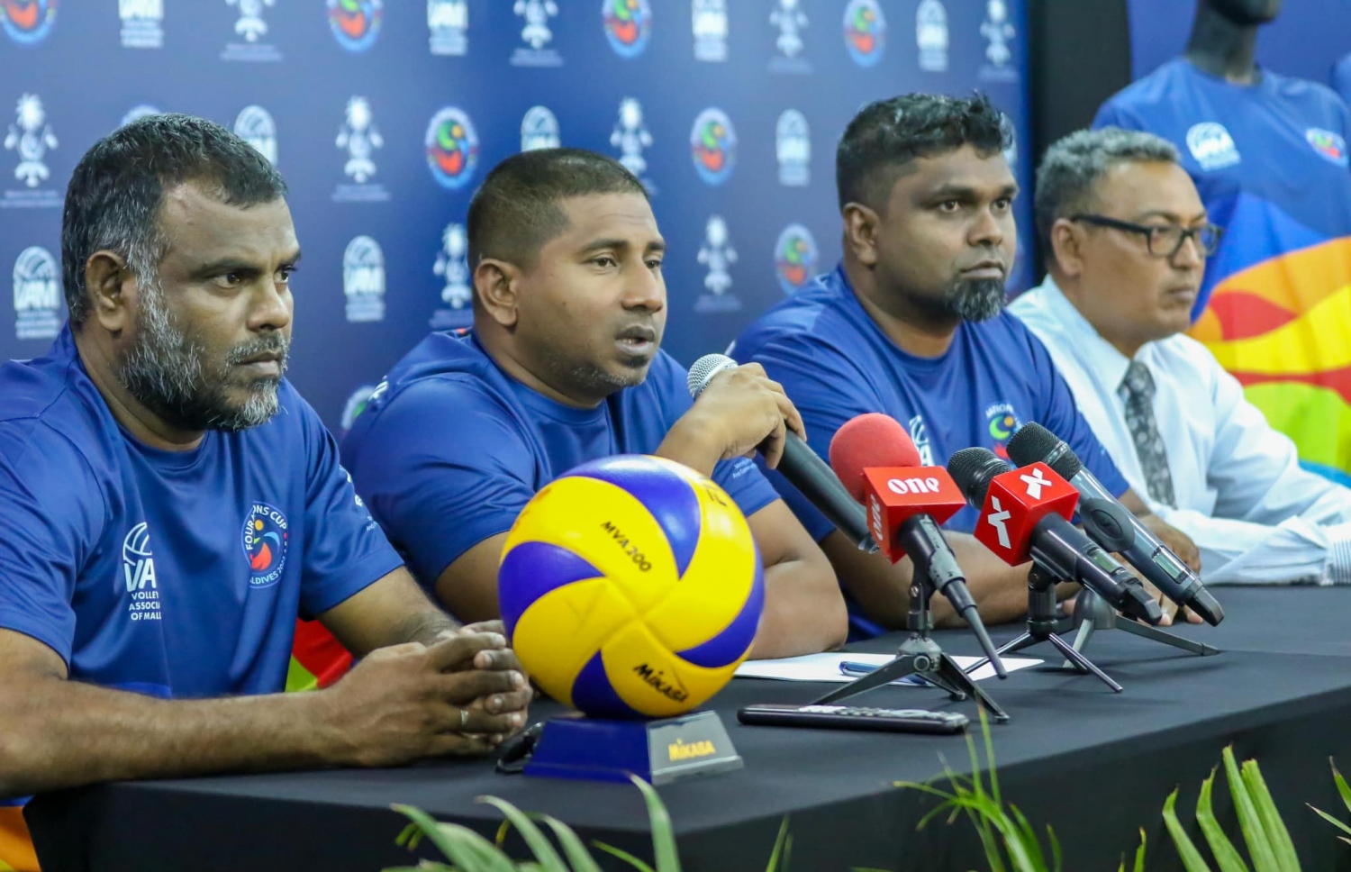 މިއަދުގެ ޕްރެސް ކޮންފަރެންސްގައި މިނިސްޓަރު އަހުމަދު މަހްލޫފް ވާހަކަ ދައްކަވަނީ: މަހްލޫފް ދެއްވާ އެއްބާރުލުން ރަނޭ ފާހަގަ ކުރެއްވި --- ފޮޓޯ: ޔޫތު މިނިސްޓްރީ