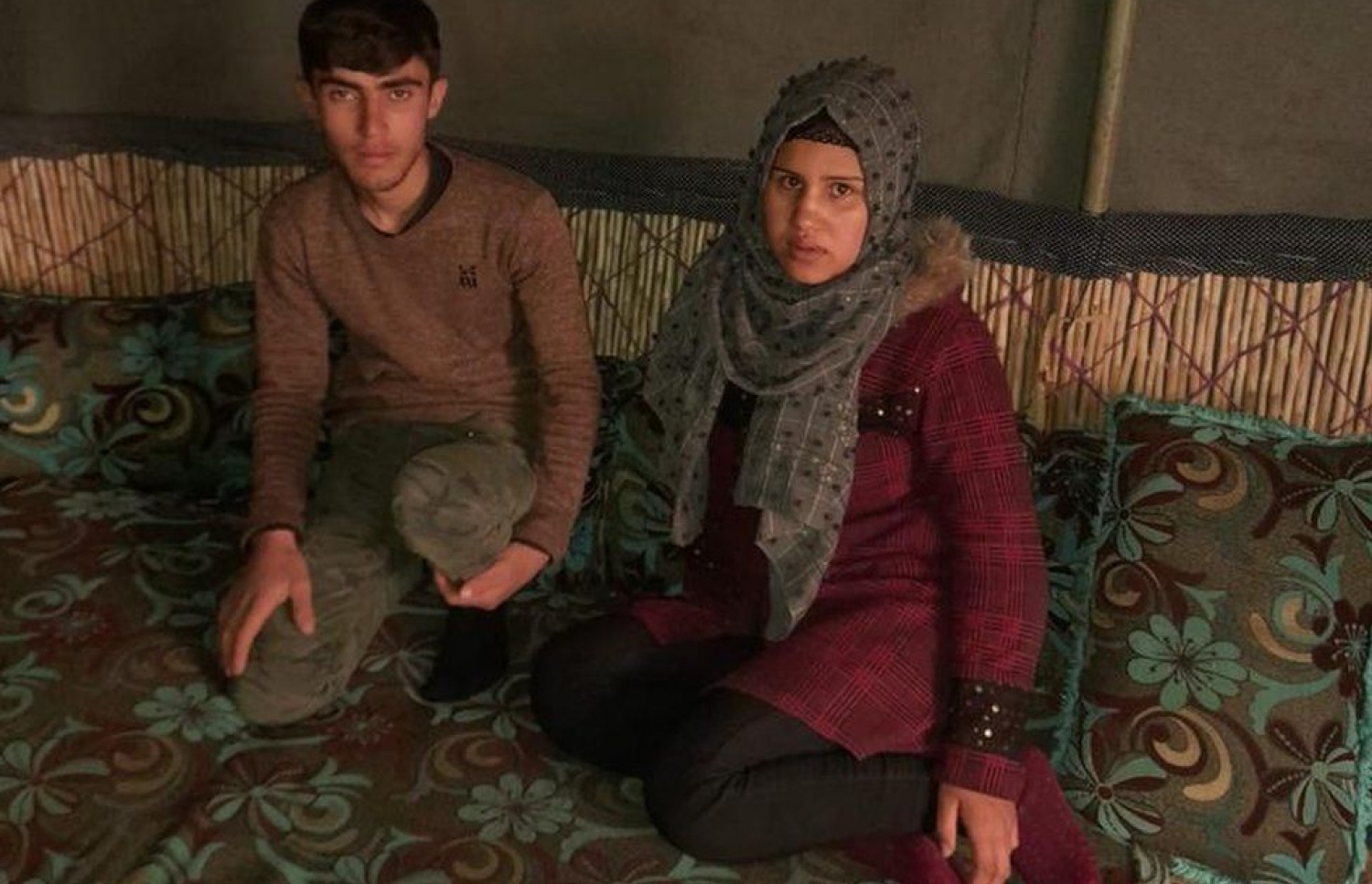 ދީމާ އޭނާގެ ފިރިމީހާ އަބްދުލް މަޖީދާ އެކުގައި ފޭލިގެއެއްގެ ތެރޭގައި މަޑުކޮށްލައިގެން.