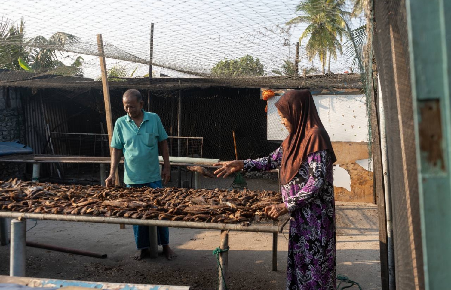 ހއ. ހޯރަފުށީ، ފަރީދާ ޒަކަރިއްޔާގެ ދެމަފިރިން: އެ ދެމަފިރިން އާމްދަނީ ހޯދަނީ މަަސް ކެއްކުމުގެ މަސައްކަތުން.