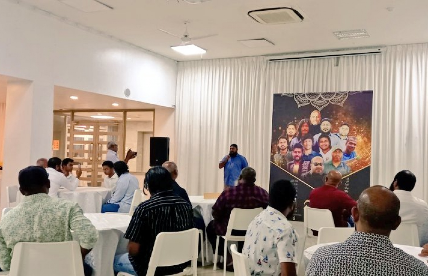 ރޭގެ ހަފްލާގައި ޝެއިހް ޒައިދް ވާހަކަ ދައްކަވަނީ