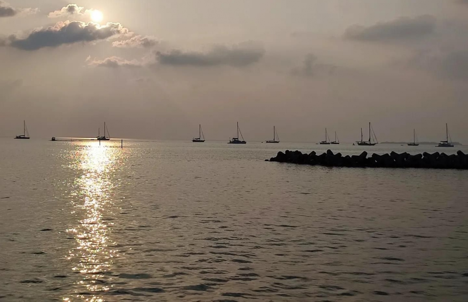 ހއ. އުލިގަމަށް ބަނދަރުކޮށްފައި ހުރި ޔޮޓްތަކެއް. -- ފޮޓޯ: މުއާޒް