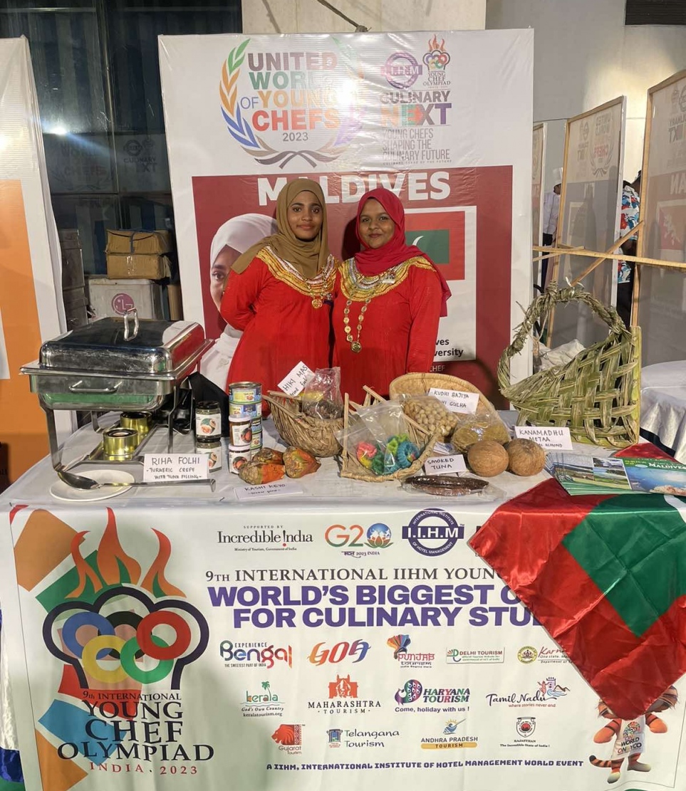 ޔަންގް ޝެފް އޮލިމްޕިއަޑްގެ ޝެފް ނައިޓްގައި ހަޝްމާ އާއި އަލްމާ ދިވެހި އުފެއްދުންތައް ދައްކާލަނީ.