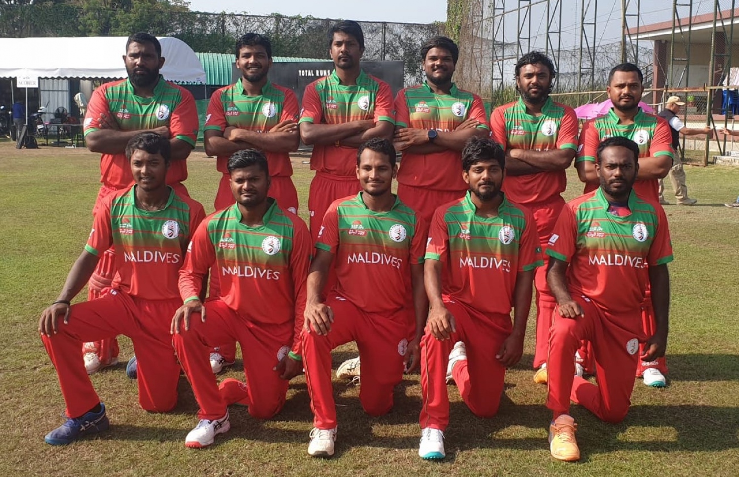 އީރާނާ ދެކޮޅަށް ނުކުތް ރާއްޖޭގެ ޓީމު. --ފޮޓޯ: ކްރިކެޓް ބޯޑް