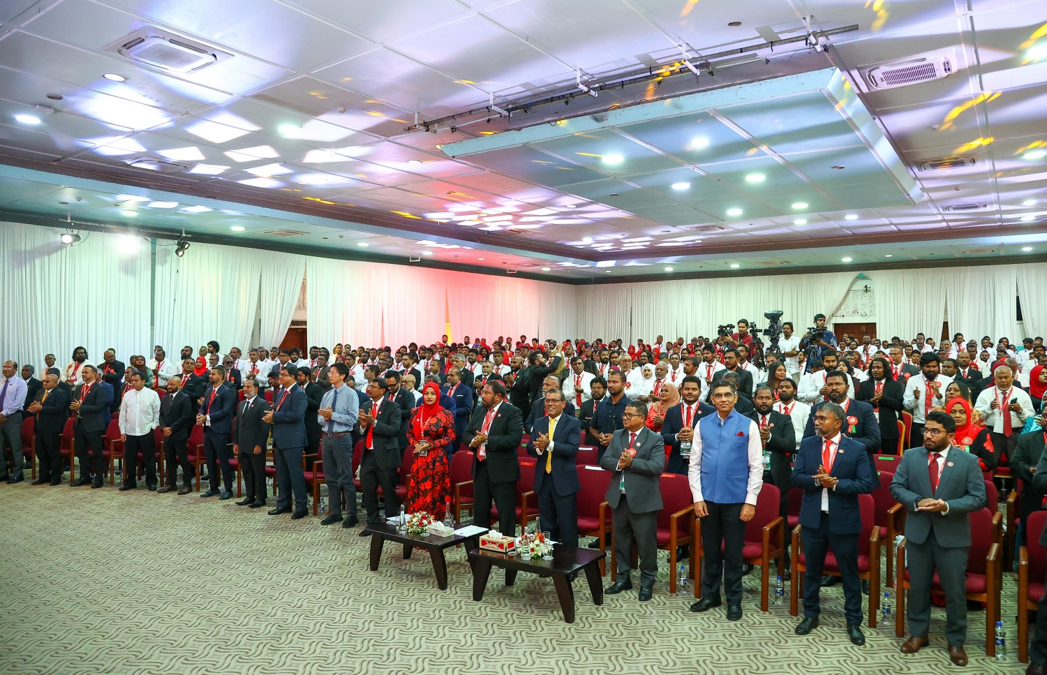 ޖުމްހޫރީ ޕާޓީގެ ކޮންފަރެންސުގެ ތެރެއިން.