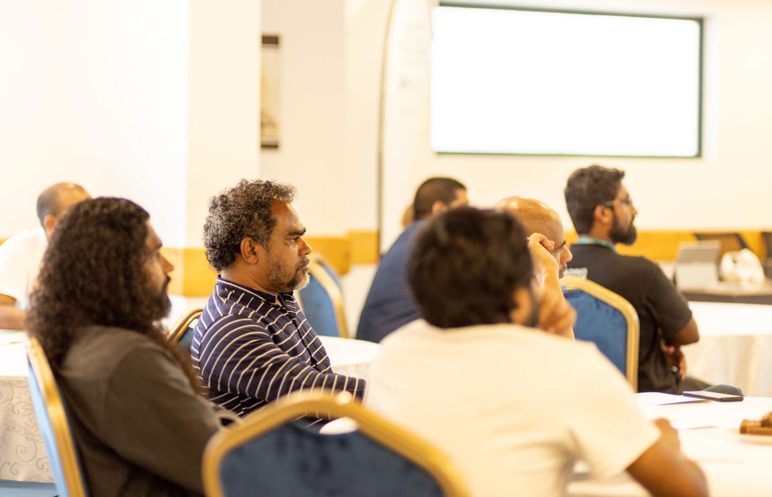 ގެސްޓް ހައުސް ވިޔަފާރިވެރިންނަށް ގެންދިޔަ ހާއްސަ ހަރަކާތުގެ ތެރެއިން. -- ފޮޓޯ: އެލައިޑު