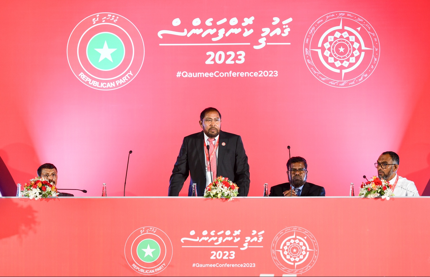 ޖުމްހޫރީ ޕާޓީގެ ލީޑަރު ގާސިމް އިބްރާހިމް އެ ޕާޓީގެ ގައުމީ ކޮންފަރެންސްގައި ބައިވެރިވެވަޑައިގަންނަވަނީ. -- ފޮޓޯ | މިހާރު