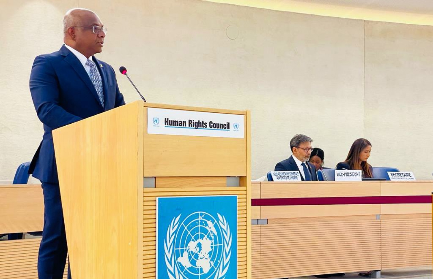 52 ވަނަ އދ. ގެ އިންސާނީ ހައްގުތަކާ ބެހޭ ކައުންސިލްގެ ފުރަތަމަ ބައްދަލުވުމުގައި ފޮރިން މިނިސްޓަރު އަބްދުﷲ ޝާހިދު ވާހަކަދައްކަވަނީ -- ފޮޓޯ: ފޮރިން މިނިސްޓްރީ