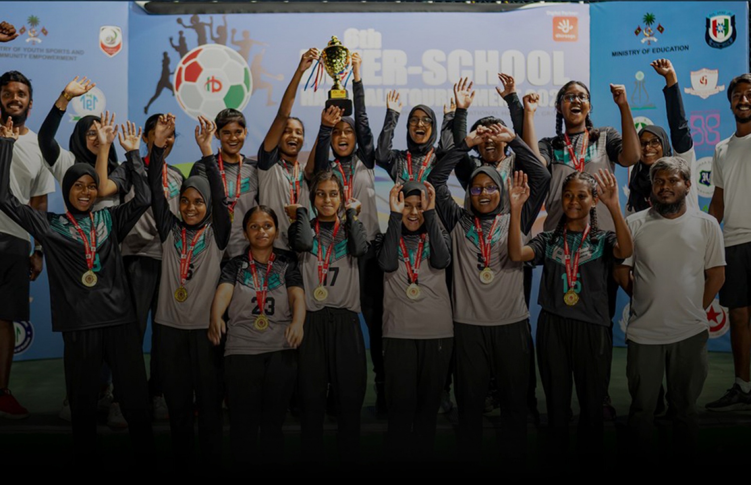 15 އަހަރުން ދަށުގެ އަންހެން ހޭންޑްބޯޅަ ޗެމްޕިއަން އަހުމަދިއްޔާ އިންޓަނޭޝަނަލް ސްކޫލް.-- ފޮޓޯ: ހޭންޑްބޯލް މޯލްޑިވްސް