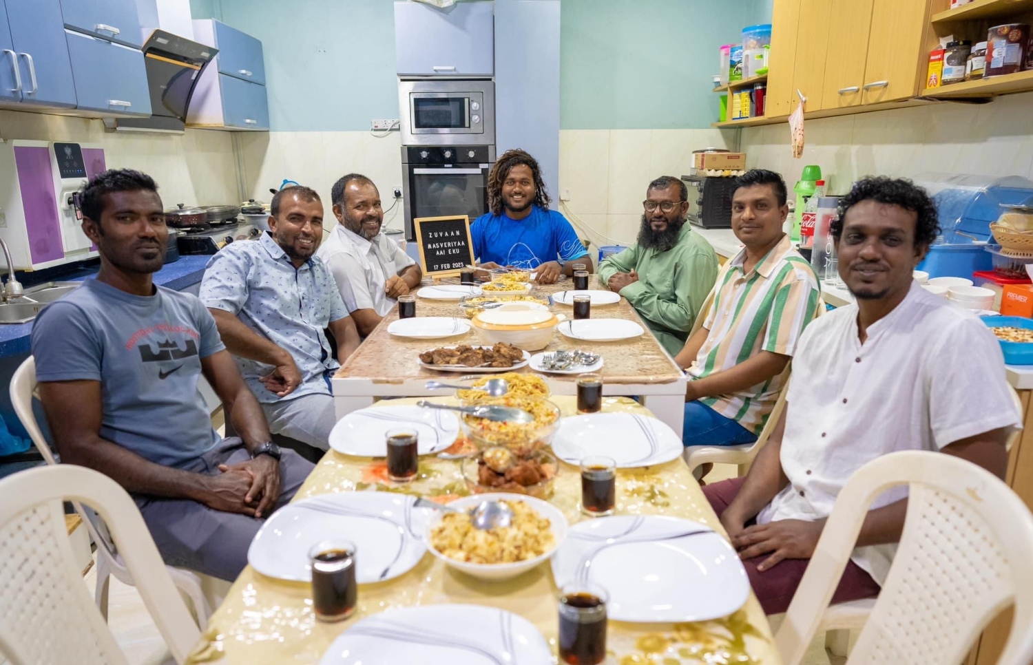 ސާޖިން "އުތުރުން ދެކުނަށް" ކުރާ ދަތުރުގައި ހއ. އިހަވަންދޫގެ މަސްވެރިންނާ ބައްދަލުކުރަނީ.