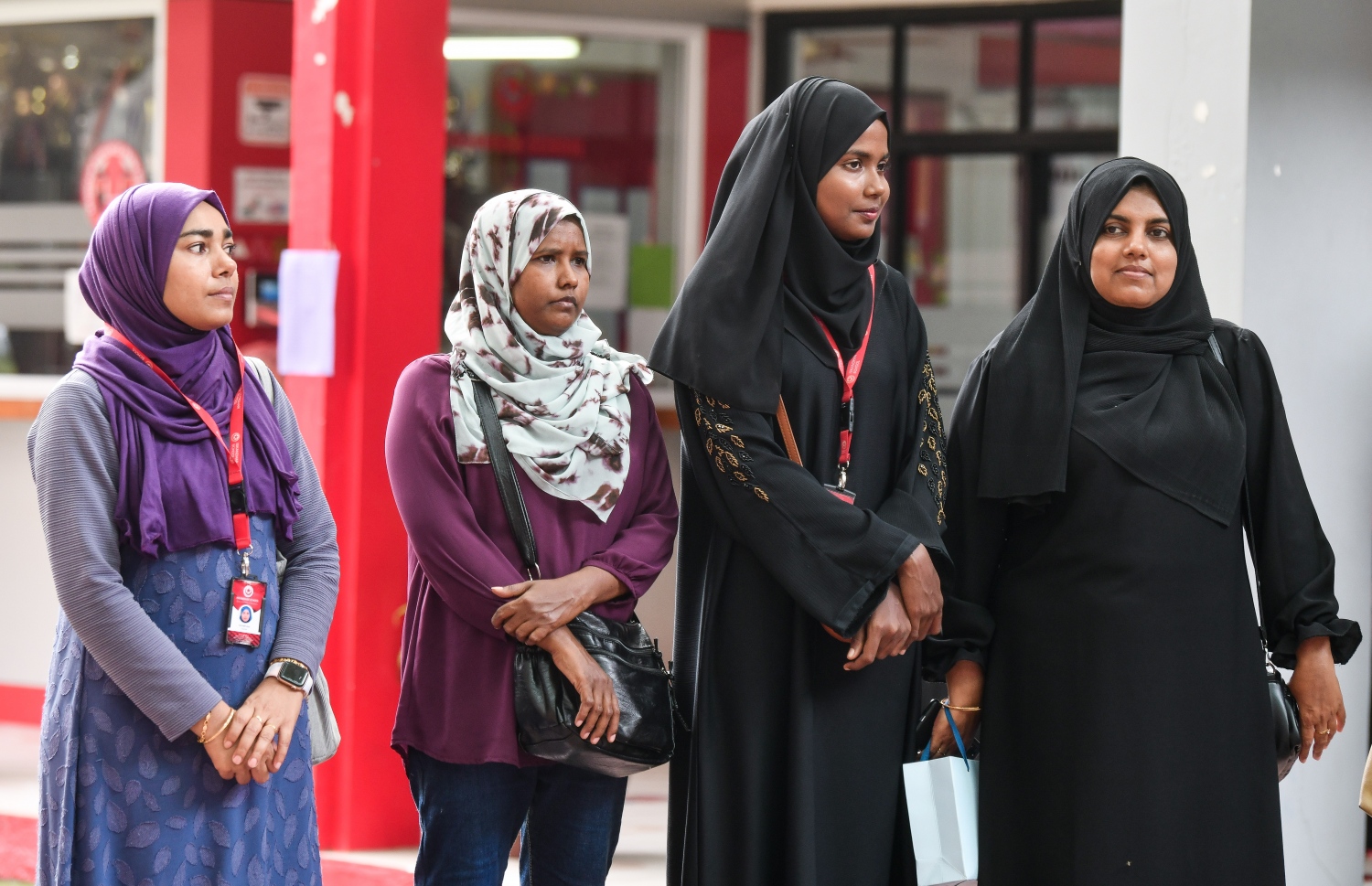 އިސްކަންދަރު ފެއާ ހުޅުވުމުގެ ރަސްމިއްޔާތުގައި އެ ސްކޫލްގެ ކުދިންގެ ބައެއް ބެލެނިވެރިން ބައިވެރިވަނީ.--- ފޮޓޯ: ފަޔާޒު މޫސާ | މިހާރު