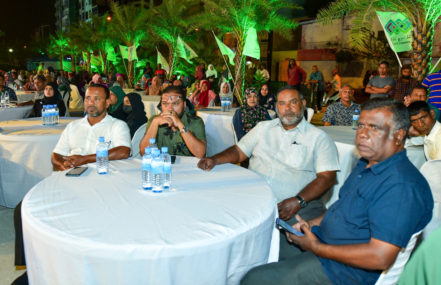 މާލޭ ސިޓީ ކައުންސިލުން މާލޭގެ ރައްޔިތުންނާ ބައްދަލުކުރުމަށް ބޭއްވި ބައްދަލުވުން -- ފޮޓޯ: ނިޝާން އަލީ | މިހާރު