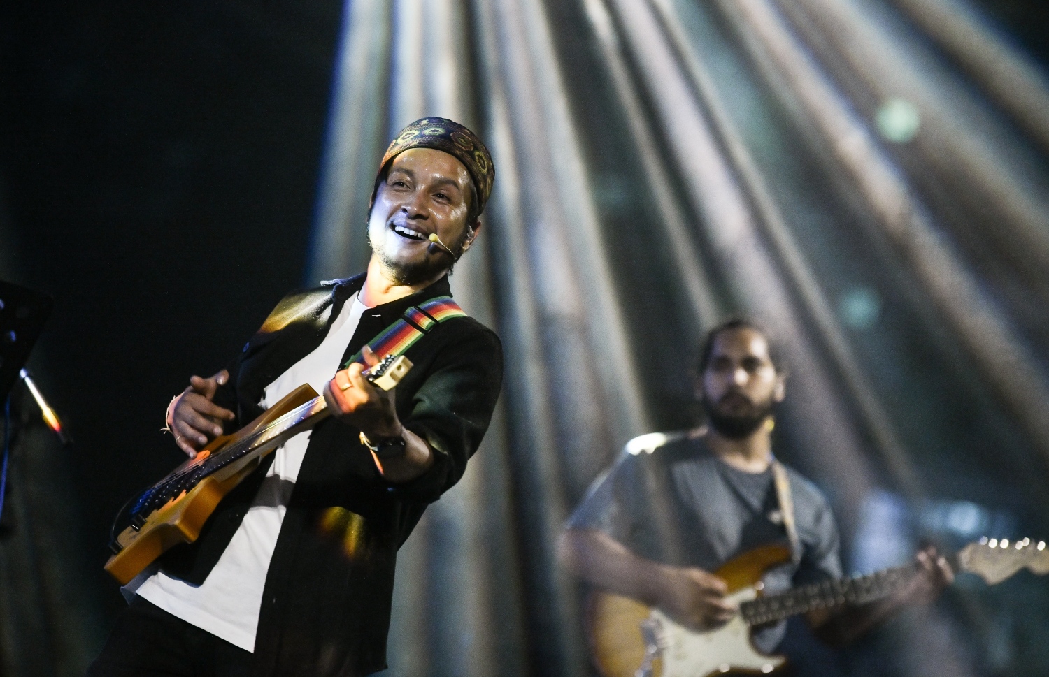 މިދިޔަ އަހަރު އޮތް އިންޑިއަން އައިޑަލްގެ ސީޒަން 12 ކާމިޔާބު ކުރި ޕަވަންދީޕް "މިއުޒިކަލް އައިޑަލް" ޝޯގައި ޕާފޯމް ކުރަނީ.-- ފޮޓޯ:ނިޝާން އަލީ / މިހާރު