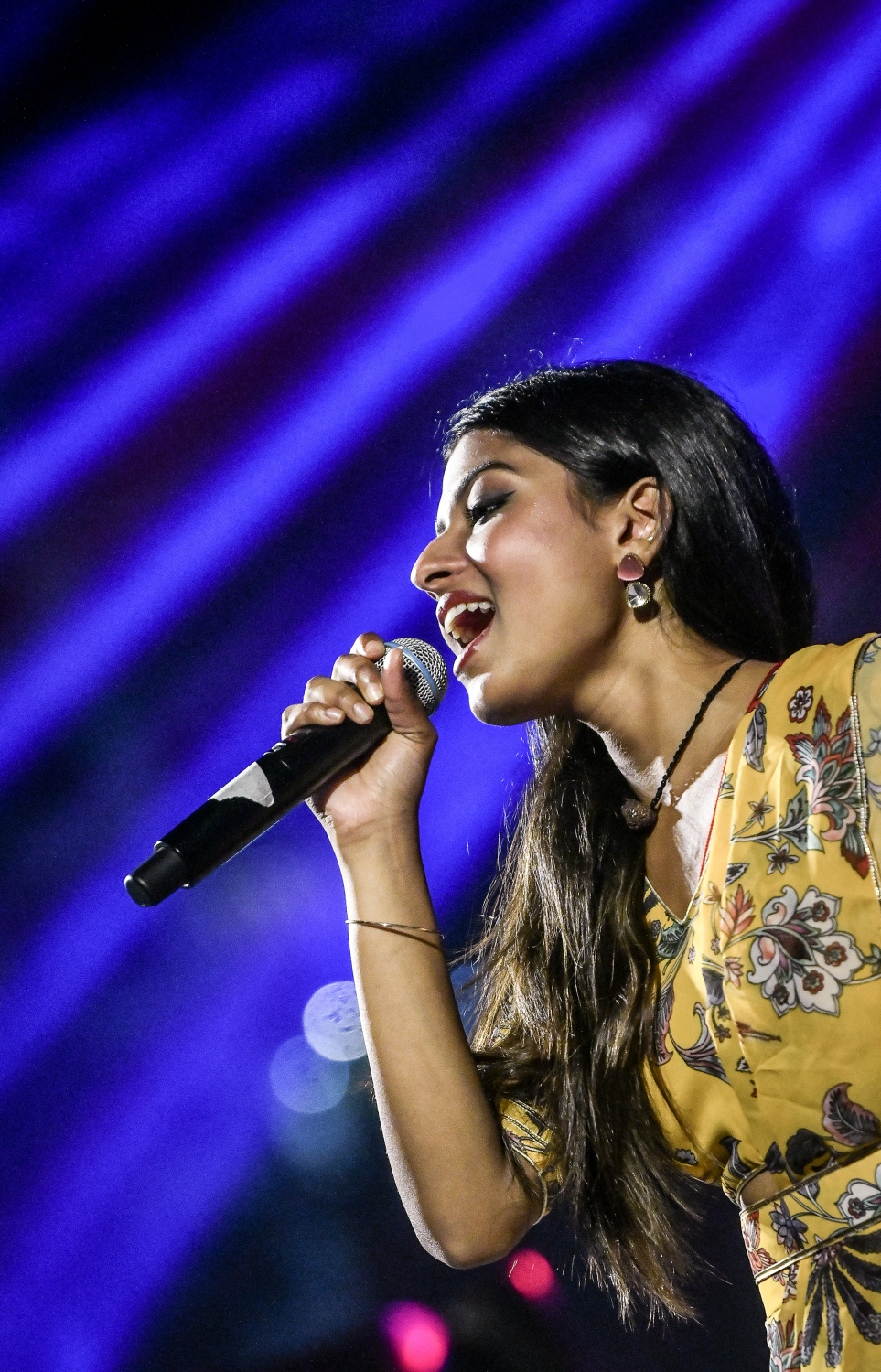 ރޭ ބޭއްވި "މިއުޒިކަލް އައިޑަލް" ޝޯގައި އަރުނިތާ ޕާފޯމް ކުރަނީ.-- ފޮޓޯ:ނިޝާން އަލީ / މިހާރު