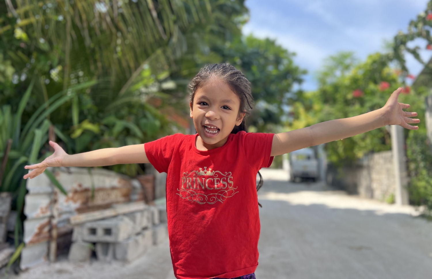 އާރާ: ދެ ކަންފަތް ބީރުވެ އަޑު ނީވުނަސް އޮޕަރޭޝަނަކުން ރަނގަޅުވާން އޮތް ކަމަށް ޑޮކްޓަރުން އަންނަނީ ބުނަމުން. -- ފޮޓޯ | މިހާރު