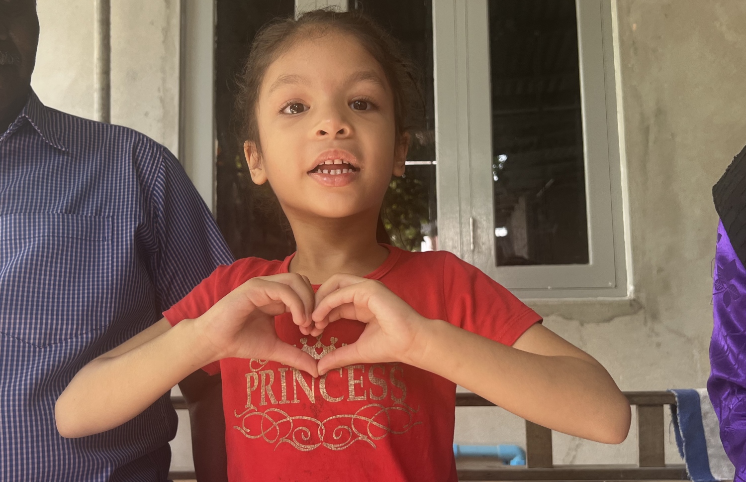 އާރާ އިޝާރާތުން ވާހަކަ ދައްކަނީ. -- ފޮޓޯ | މިހާރު