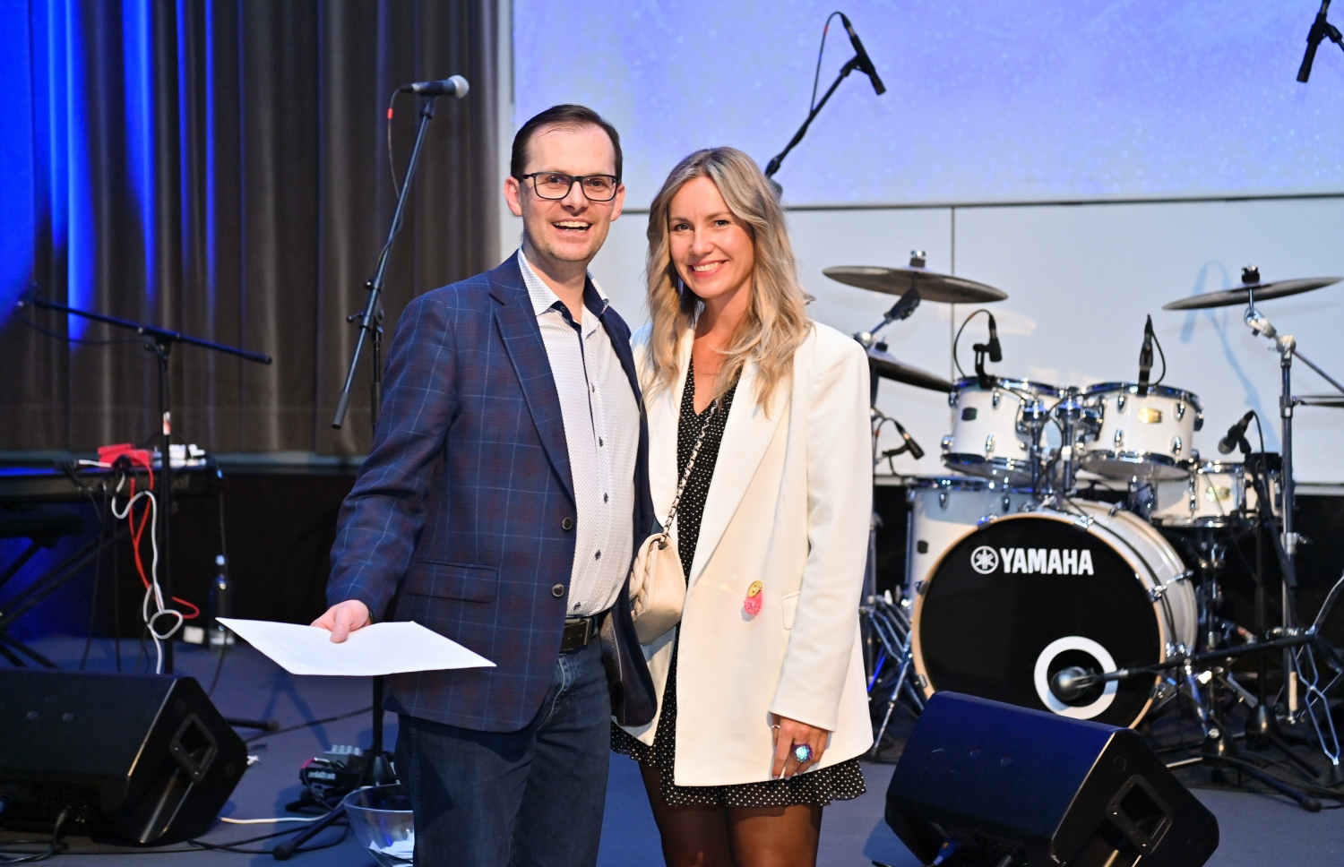 ޖަރުމަންގެ ބާލިންގައި ބޭއްވި ދުނިޔޭގެ އެންމެ ބޮޑު ޓޫރިޒަމް ފެއާ "އިންޓަނޭޝަނަލް ޓޫރިޒަމް ބޯސޭ" (އައިޓީބީ)ގައި ބައިވެރިއަކު ފޮޓޯއަކަށް ހުއްޓިގެން.-- ފޮޓޯ: ރައީސް އޮފީސް