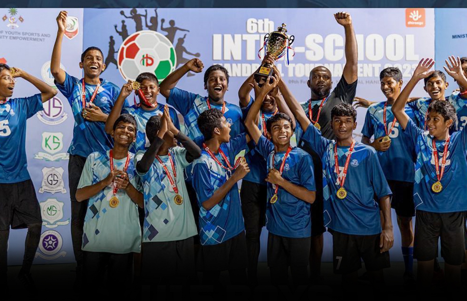 15 އަހަރުން ދަށުގެ ޗެމްޕިއަން ޖަމާލުއްދީން ސްކޫލް. -- ފޮޓޯ: ހޭންޑްބޯލް މޯލްޑިވްސް