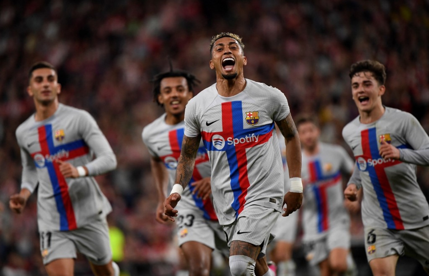 ރަފީނިއާ، ބާސެލޯނާ އަށް ގޯލު ޖަހައިދިނުމަށް ފަހު އުފާފާޅު ކުރަނީ.-- ފޮޓޯ: އޭއެފްޕީ