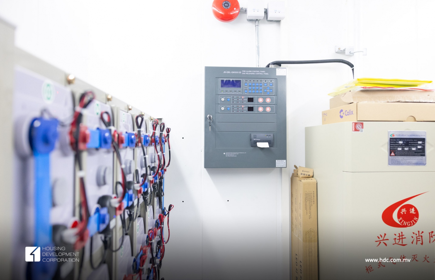 އެޗްޑީސީން ހުޅުމާލޭގައި ބެހެއްޓި ކޮންޓެއިނާ ޑޭޓާ ސެންޓަރުގެ އެތެރެ: މިއީ ރާއްޖޭގައި ކޮންޓެއިނާ ޑޭޓާ ސެންޓަރެއް ހުޅުވި ފުރަތަމަ ފަހަރު.-- ފޮޓޯ: އެޗްޑީސީ