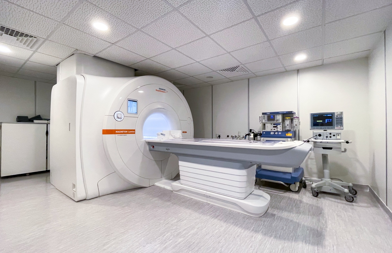 އަލަށް ތައާރަފް ކުރި 3ޓީ މެގްނެޓޮމް ލުމިނާ މެޝިނު. -- ފޮޓޯ: ފަޔާޒް މޫސާ | މިހާރު