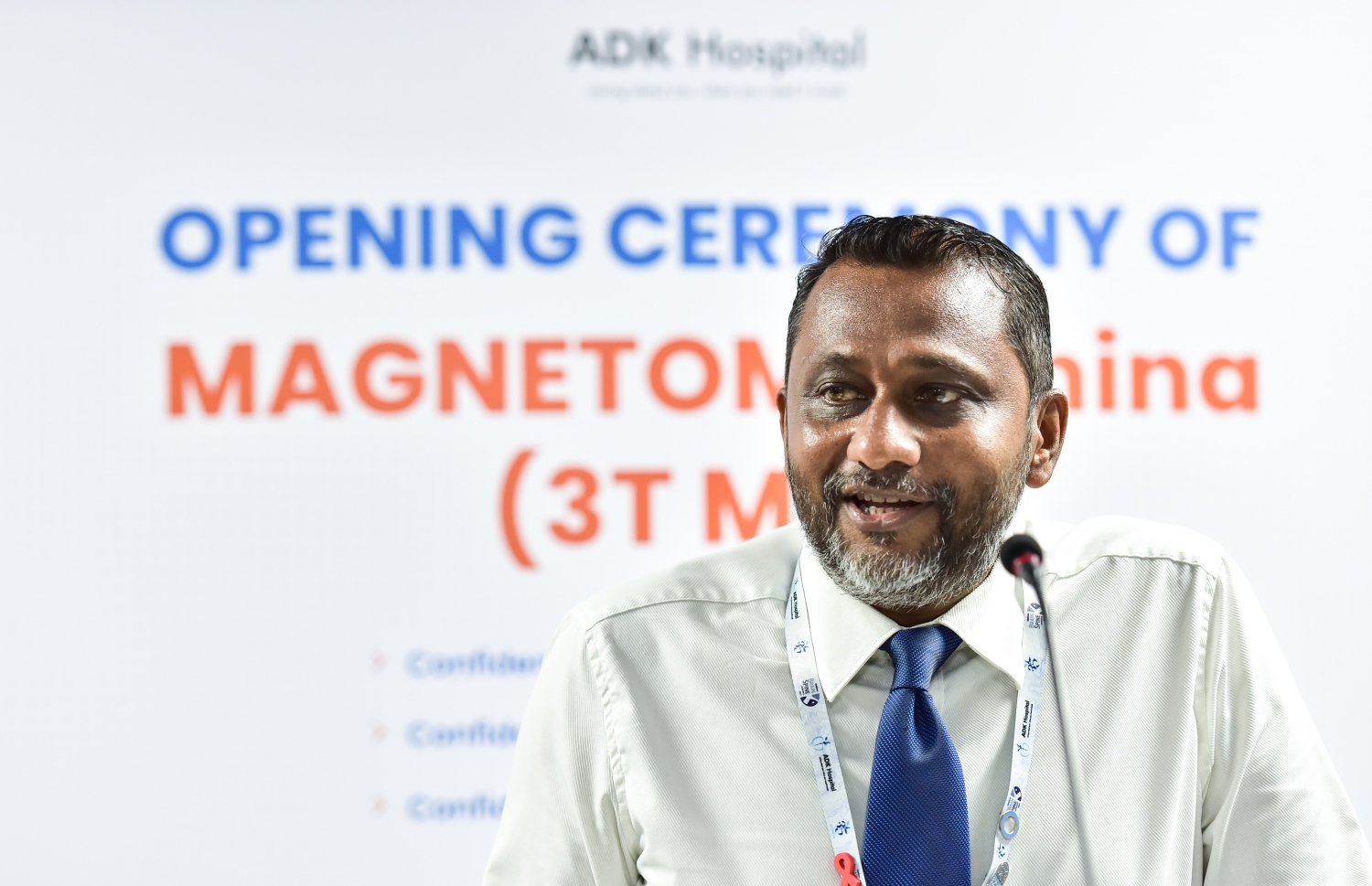 މިއަދު އޮތް ރަސްމިއްޔާތުގައި އޭޑީކޭ ހޮސްޕިޓަލުގެ މެނޭޖިން ޑިރެކްޓަރު އަހުމަދު އައްފާލް ވާހަކަ ދައްކަވަނީ. -- ފޮޓޯ: ފަޔާޒް މޫސާ | މިހާރު