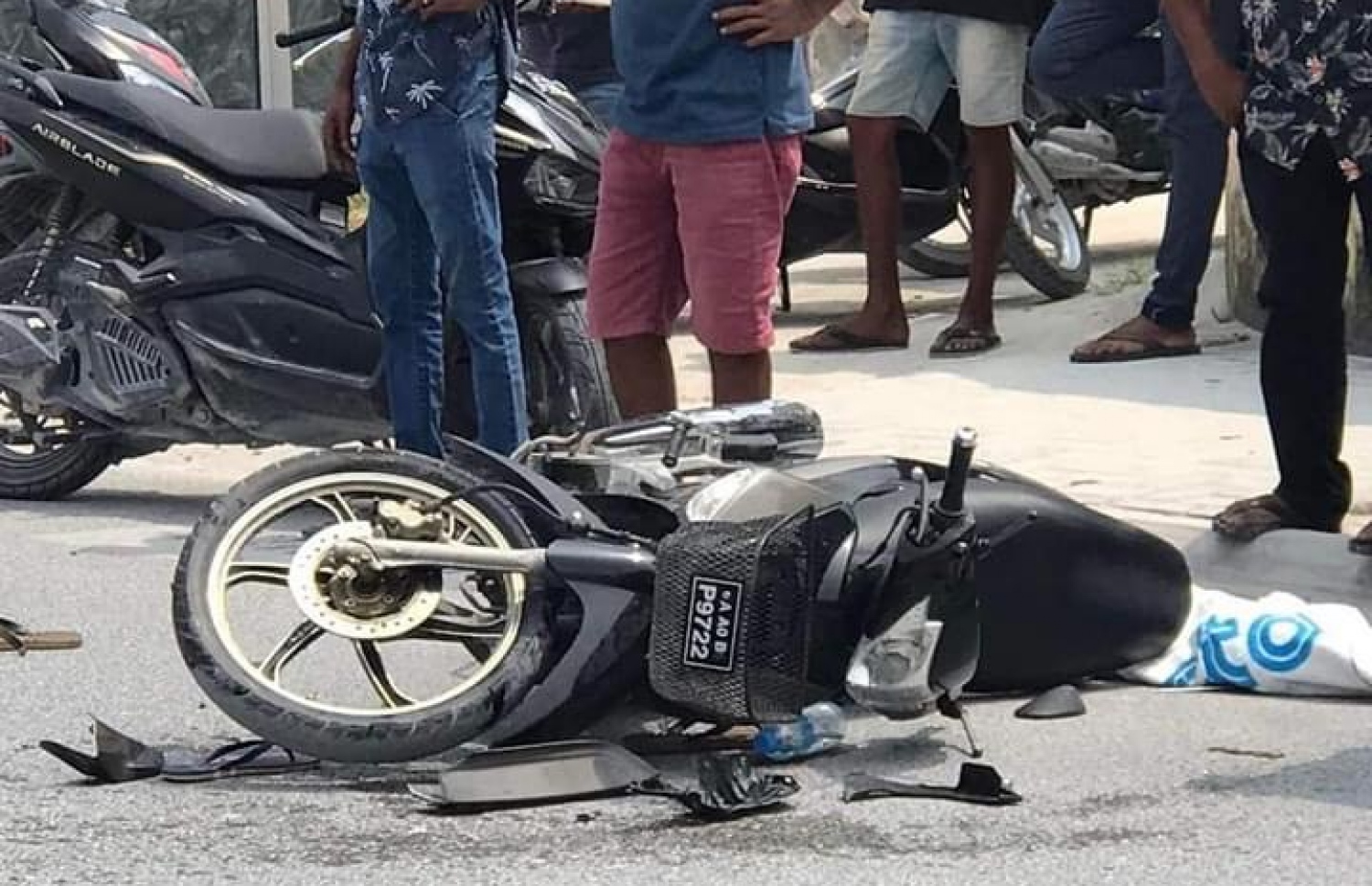 ހދ. ކުޅުދުއްފުށީގައި ތިން ސައިކަލު ޖެހި ހިނގި އެކްސިޑެންޓް.