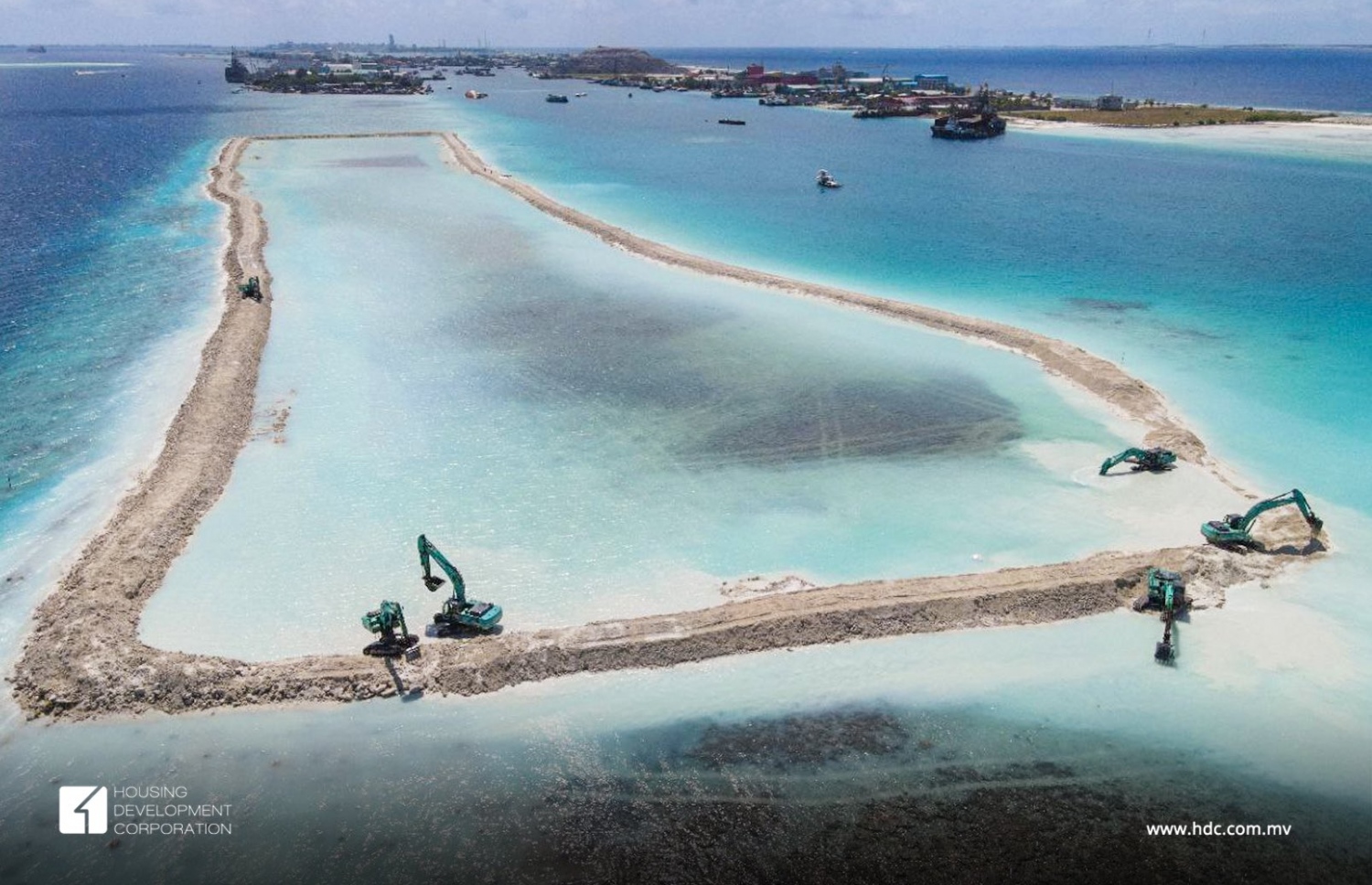 ތިލަފުށީގެ ދެވަނަ ފިޔަވަހީގެ ބިން ހިއްކުމުގެ މަސައްކަތް ކުރަނީ.-- ފޮޓޯ: އެޗްޑީސީ