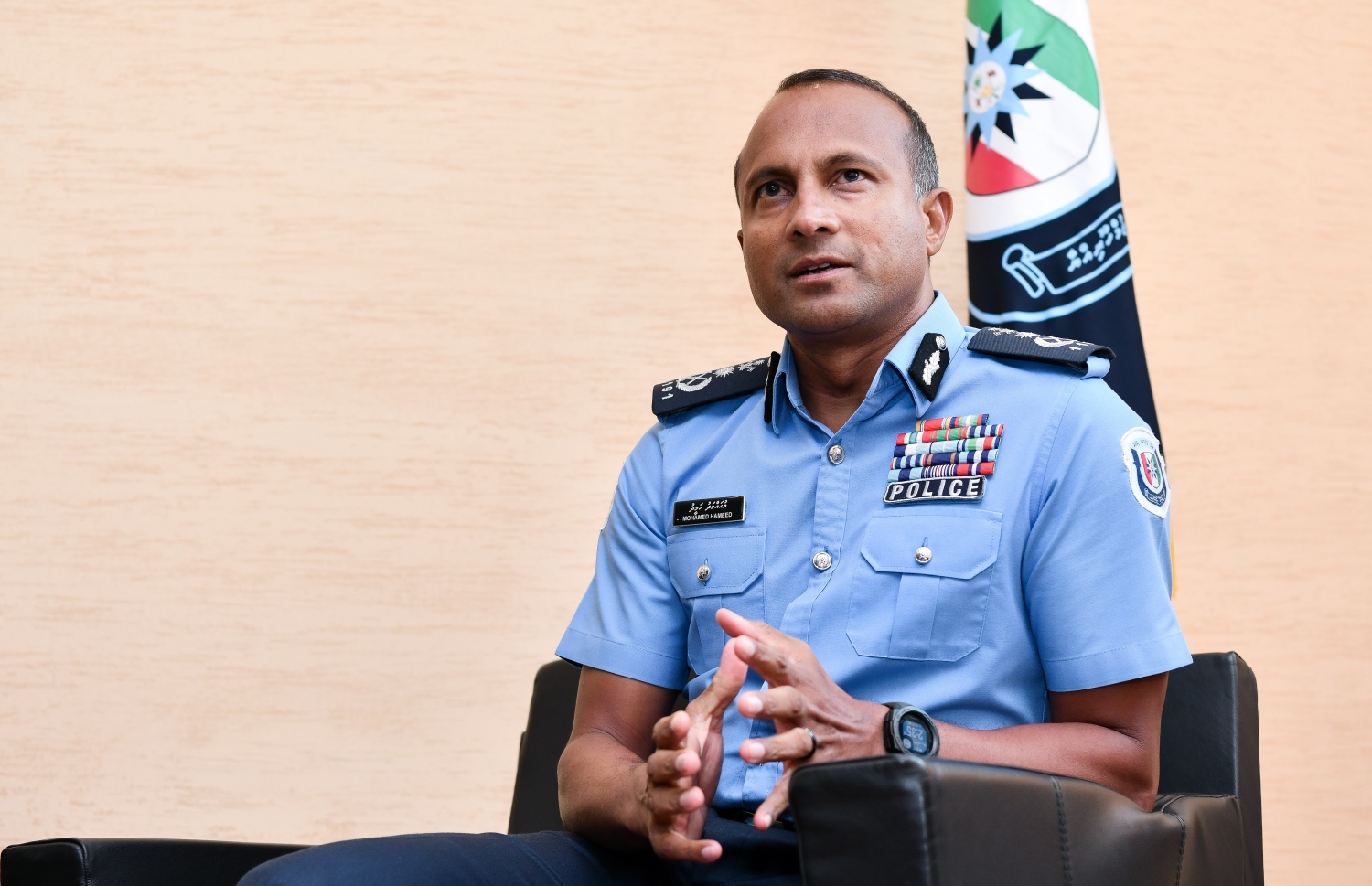 ޕޮލިސް ކޮމިޝަނަރު މުހައްމަދު ހަމީދު "މިހާރު" އަށް އިންޓަވިއު ދެއްވަނީ. -- ފޮޓޯ: ފަޔާޒް މޫސާ /މިހާރު