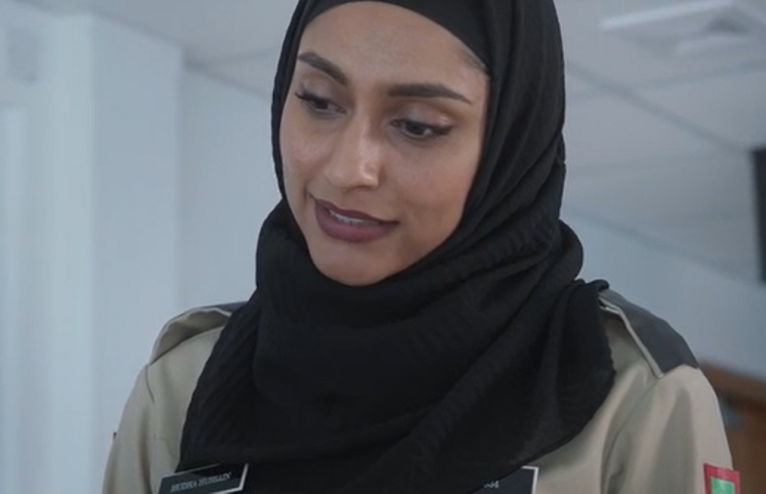 "ކްރިސްޓީ" ފިލްމުގެ މަންޒަރެއް: ރޯއީ އަށް އެހީވި ހުދާ