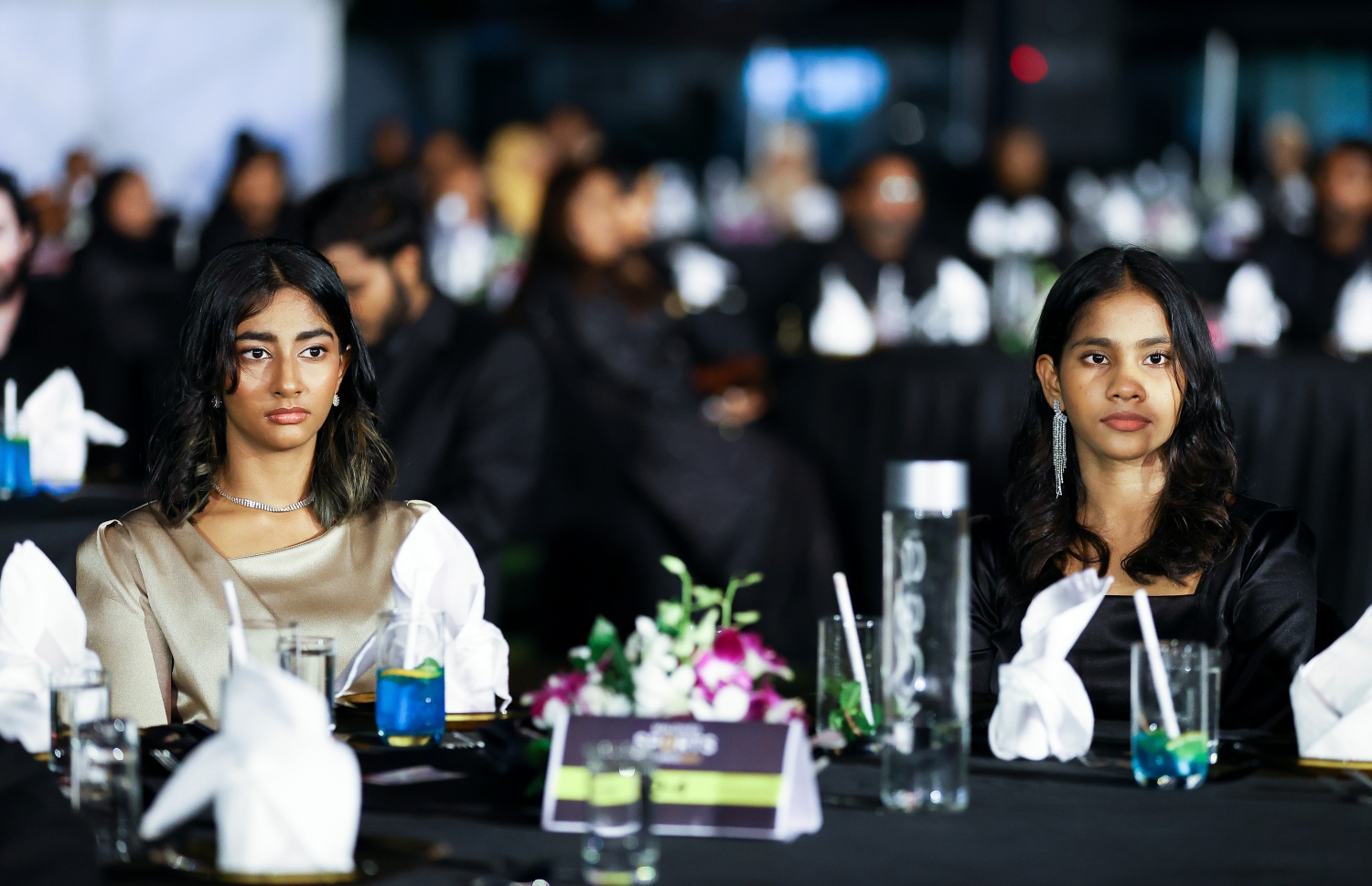 ޓީޓީގެ ދެ ތަރިން ކަމަށް ވާ ދީމާ އަލީ އާއި ރަފާ، ސްޕޯޓްސް އެވޯޑު ހަފްލާގައި ބައިވެރިވަނީ: މިދިޔަ އަހަރުގެ އެންމެ މޮޅު އަންހެން އެތުލީޓަށް ހޮވިފައިވަނީ ދީމާ އަލީ.--- ފޮޓޯ: ފަޔާޒު މޫސާ | މިހާރު