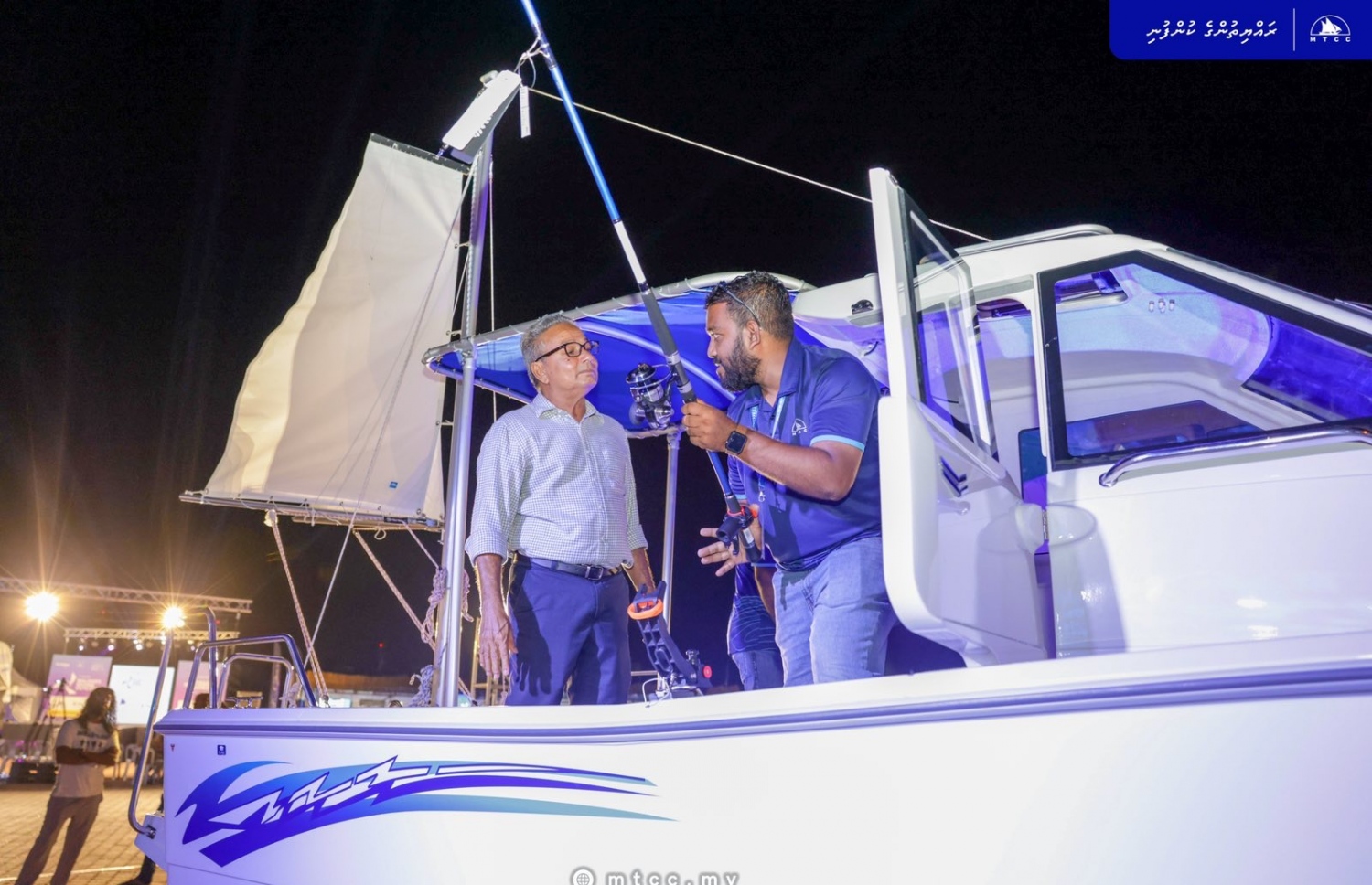 އެމްޓީސީސީގެ ސީއޯއޯ ބޯޓު ބައްލަވަނީ. -- ފޮޓޯ: އެމްޓީސީސީ