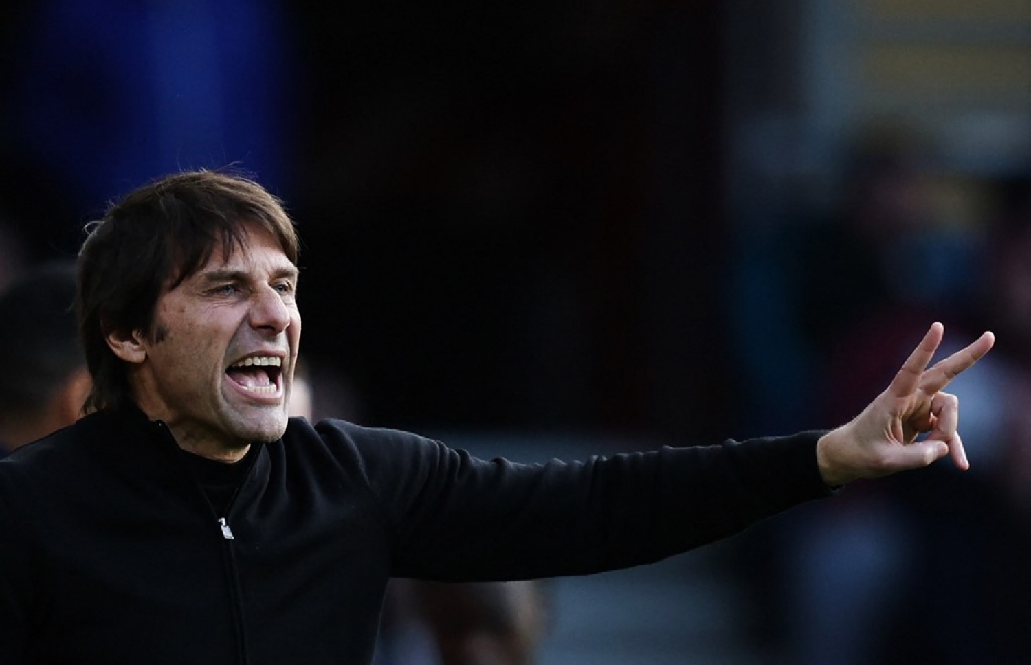 ސައުތެމްޓަނާ ދެކޮޅަށް ޓޮޓެންހަމް ކުޅުނު މެޗުގައި ކޯޗު ކޮންޓޭ.-- ފޮޓޯ: އޭއެފްޕީ