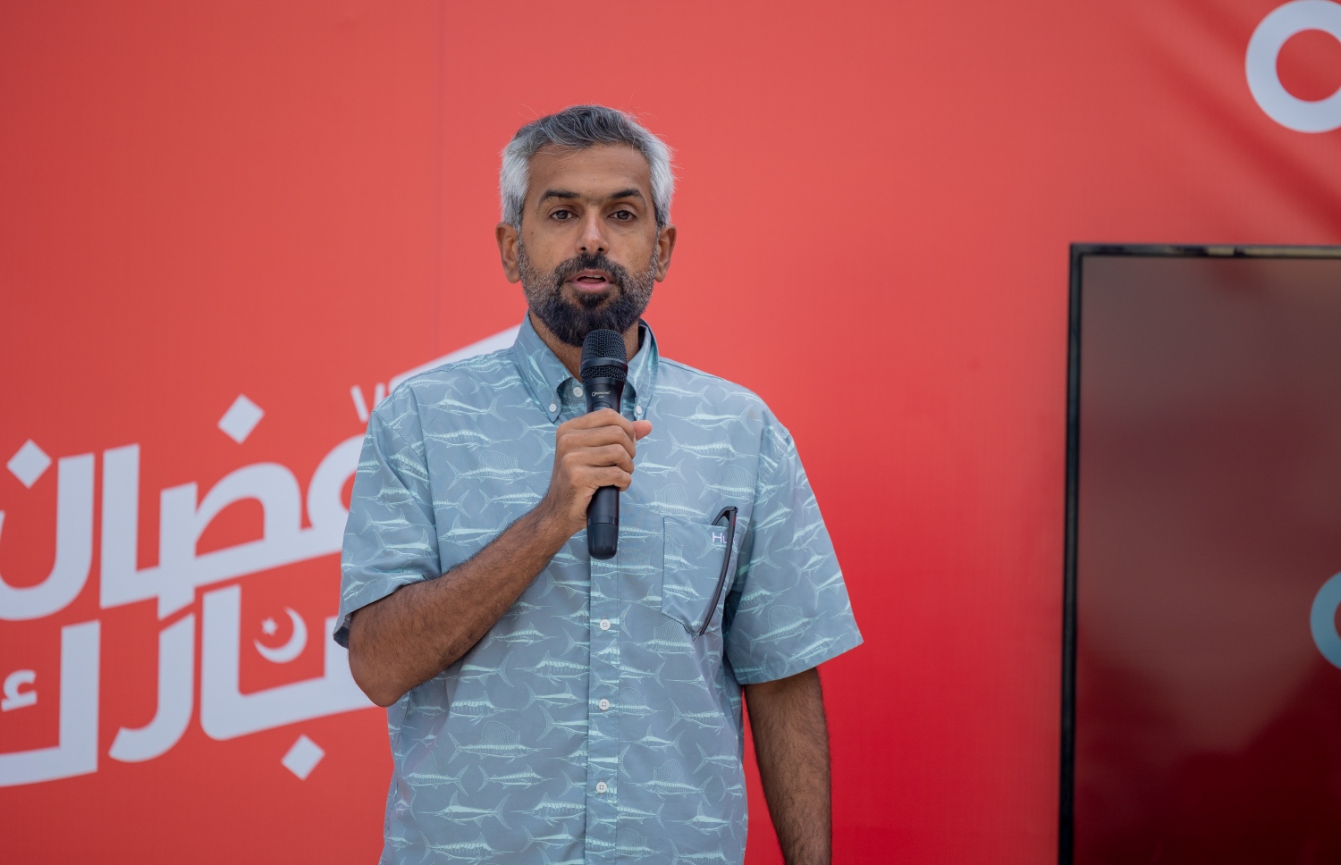 އުރީދޫގެ އެމްޑީ އަދި ސީއީއޯ ހާލިދް އަލް ހަމަދީ އުރީދޫގެ ރޯދަ ކެމްޕެއިން ލޯންޗްކުރުމުގެ ހަފްލާގައި ވާހަކަ ދައްކަވަނީ. -- ފޮޓޯ: އުރީދޫ