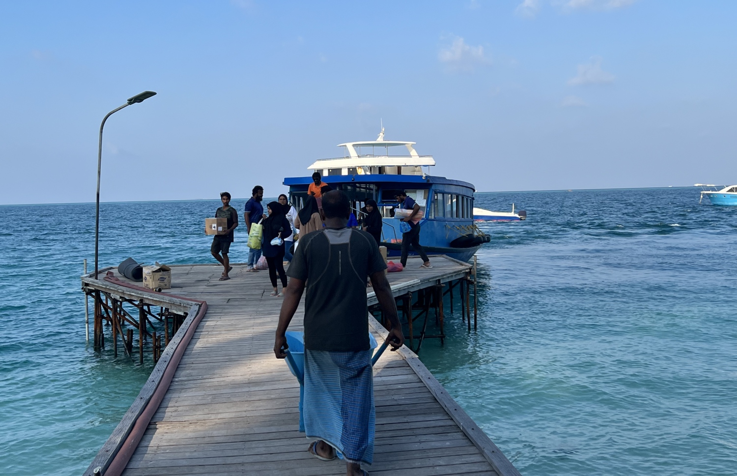 އދ. މަންދުއަށް އަރައިފައިބަން އޮންނަ ފާލަން: އެކަހެރިކޮށް އޮތް މި ރަށަށް އެންމެ ބޮޑު ދައްޗަކީ ބަނދަރެއް ނެތުން.