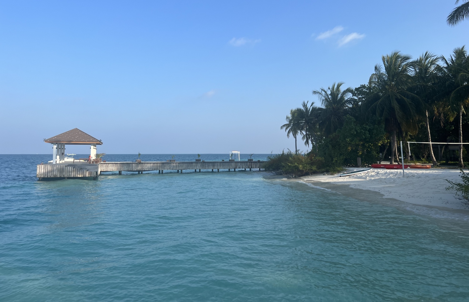 އދ. މަންދޫގައި ސިޓީ ހޮޓާ އަޅަން ދޫކޮށްފައިވާ ސަރަހައްދު: މި ބިން 35 އަހަރަށް ކުއްޔަށް ދޫކުރީ ކޮންމެ އަހަރަކު ވެސް ބިމު ކުލި ކައުންސިލަށް ދައްކައި ރަށުގެ ކުރިއެރުމަށް މުހިއްމު ކަންކަން ފަހިކޮށްދިނުަށް އެއްބަސްވެ. -- ފޮޓޯ | މިހާރު