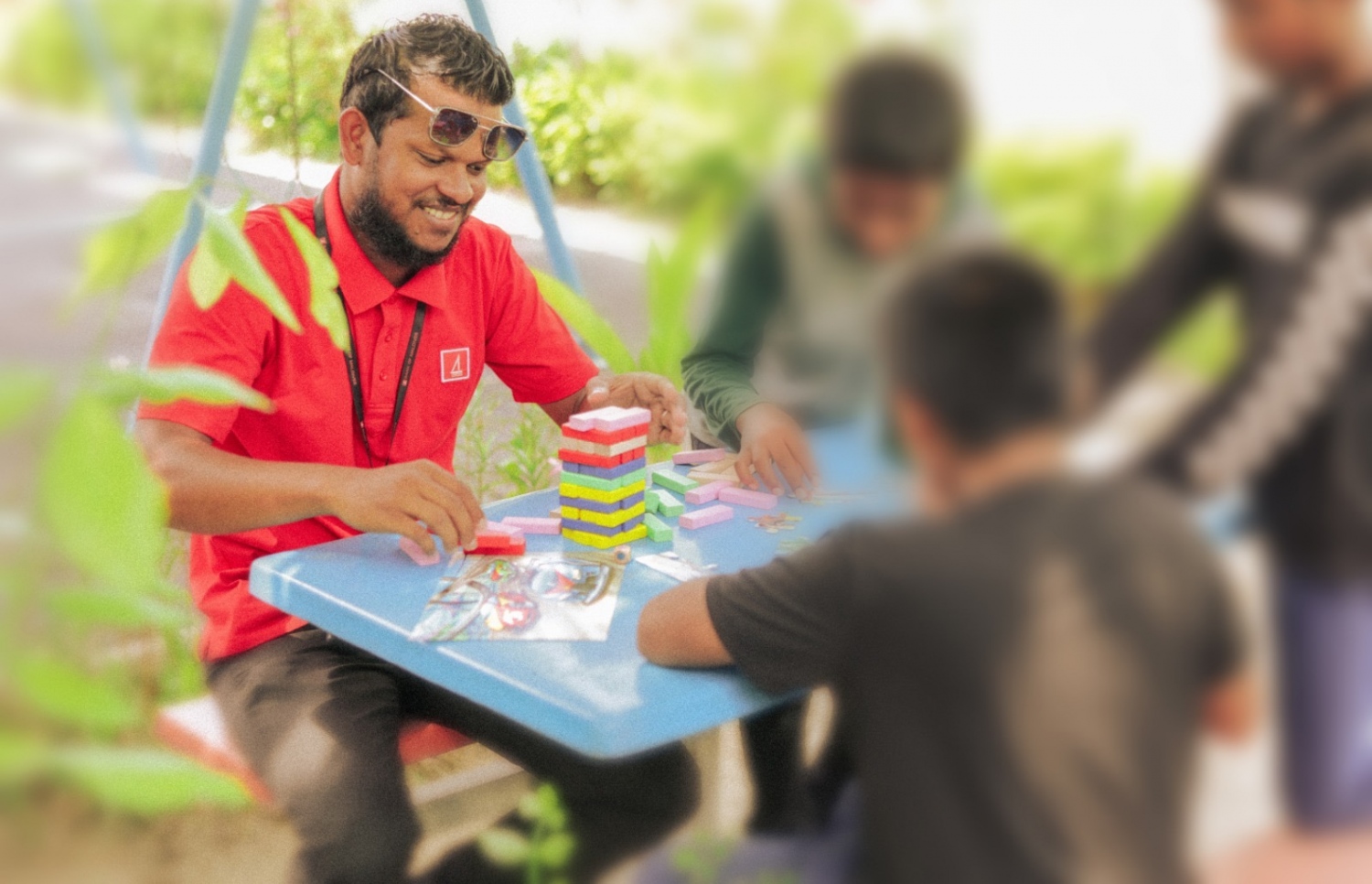 ކިޔެވުމަށް ބޭނުން ކުރެވޭނެ ކުޅޭ ތަކެތި ބީއެމްއެލްއިން ވަނީ ހަދިޔާކޮށްފަ. -- ފޮޓޯ: ބީއެމްއެލް