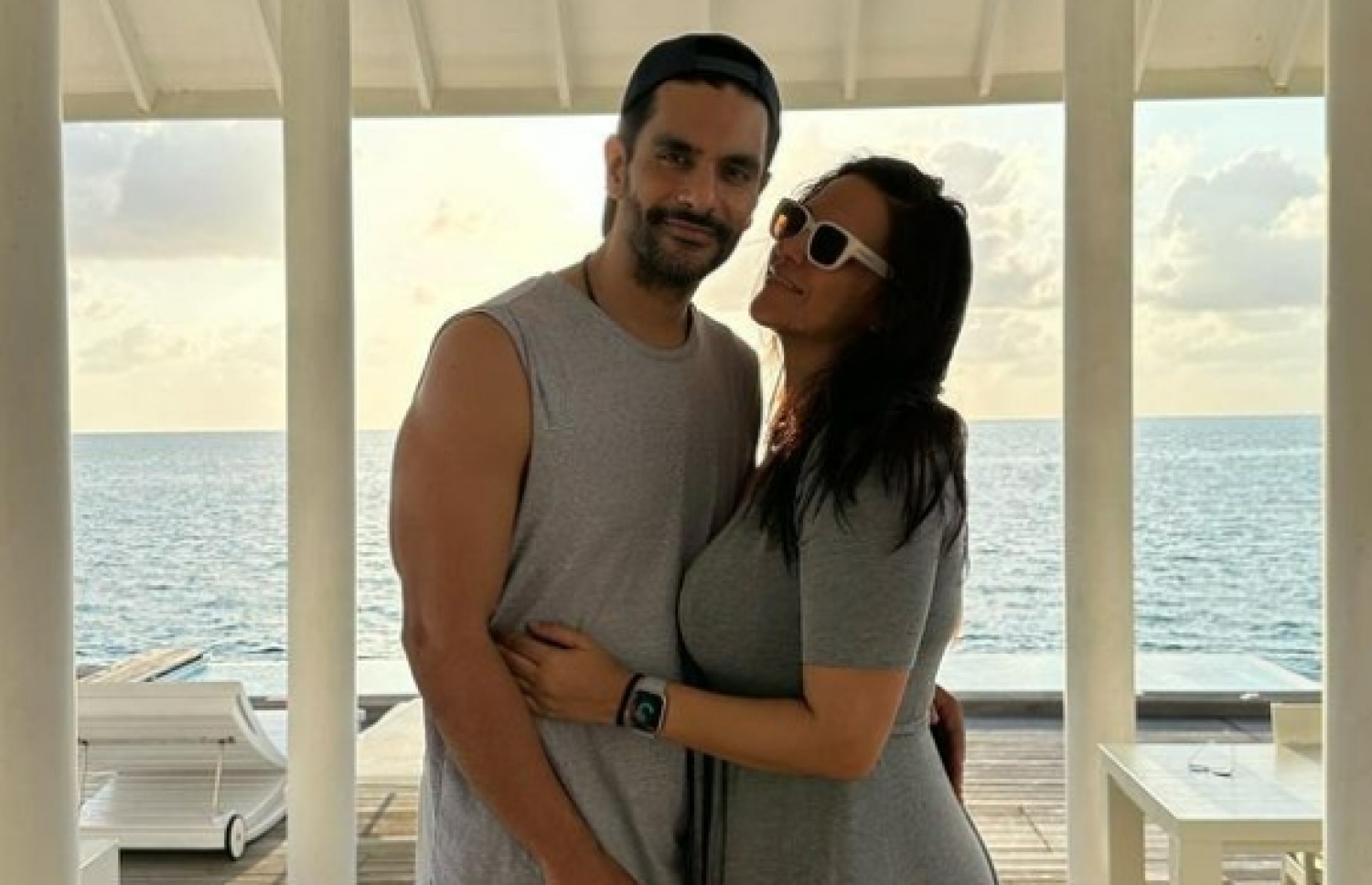 ނެހާ އާއި އަންގަދް