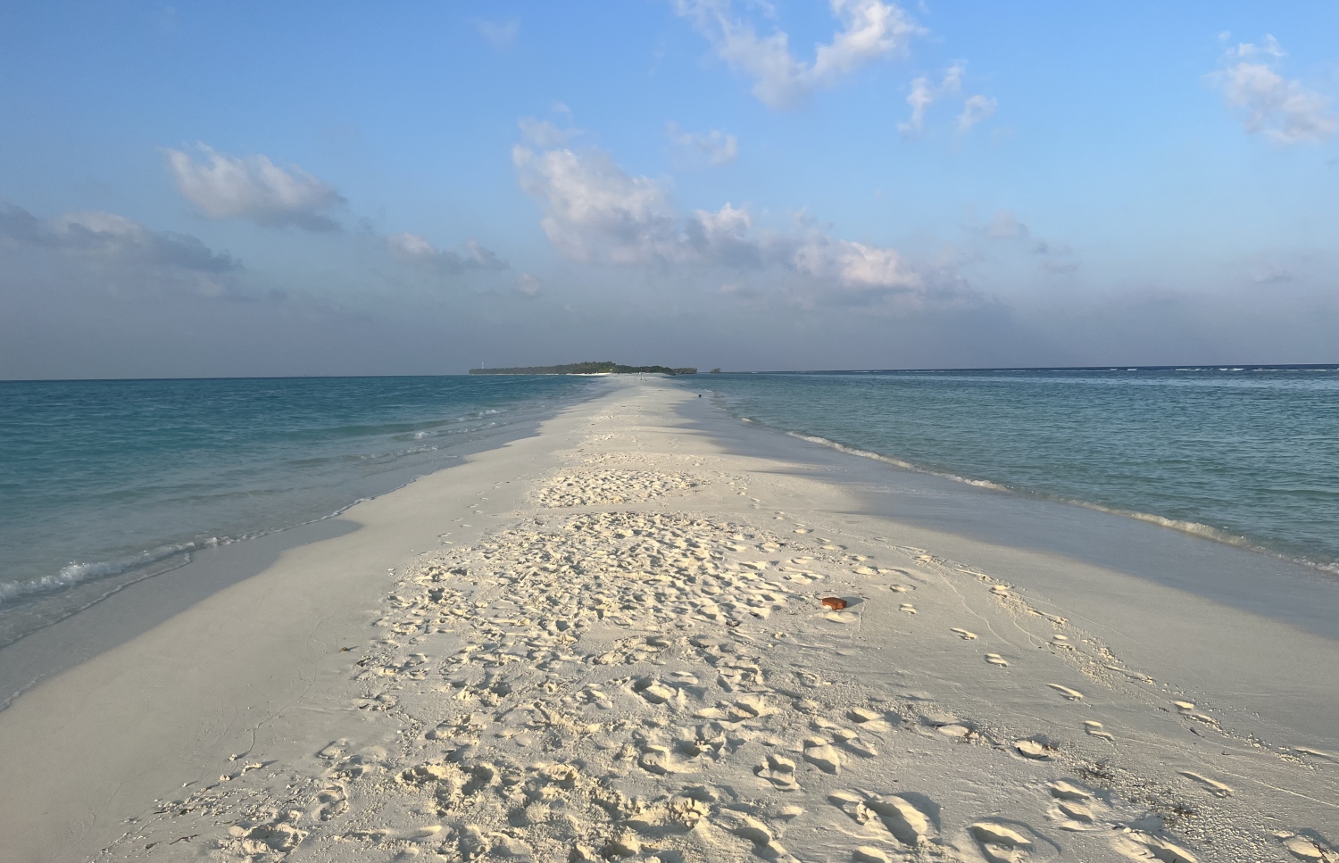 ދިގުރަށް ތުނޑި: އެހެން ރަށްތަކުގައި ނޯންނަ މި ދިގު ތުނޑިއަކީ މި ރަށުގެ ފަޚުރު.