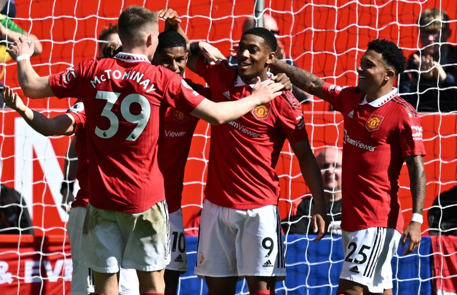 އެންޓޮނީ މާޝިއާލް (ކ-2)، ޔުނައިޓެޑްގެ ދެވަނަ ގޯލު ޖެހުމަށް ފަހު. -- ފޮޓޯ: އޭއެފްޕީ