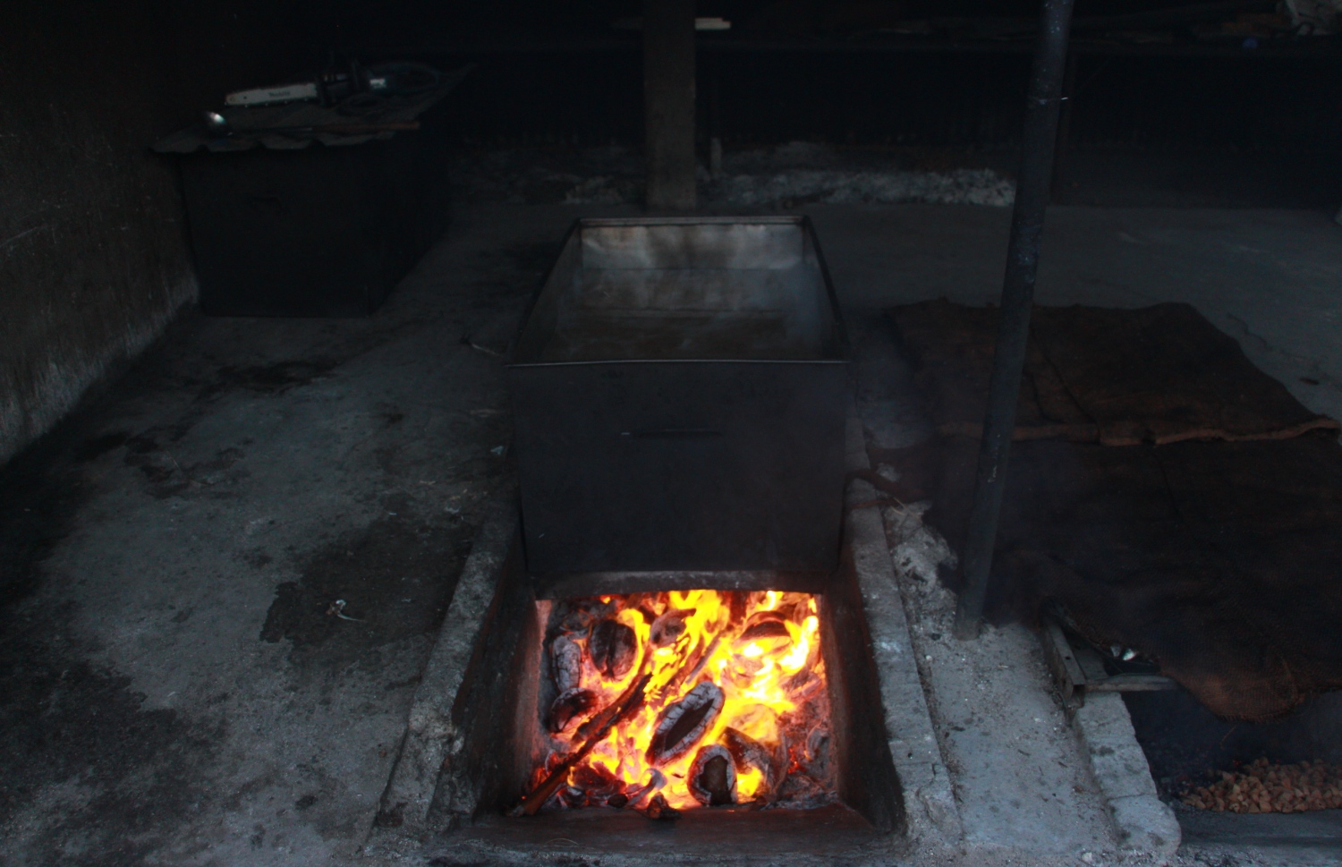 ނިލަންދޫގައި މަސް ކައްކަން ހަދާފައި ހުރި އުނދުނެއް -- ފޮޓޯ: މިހާރު