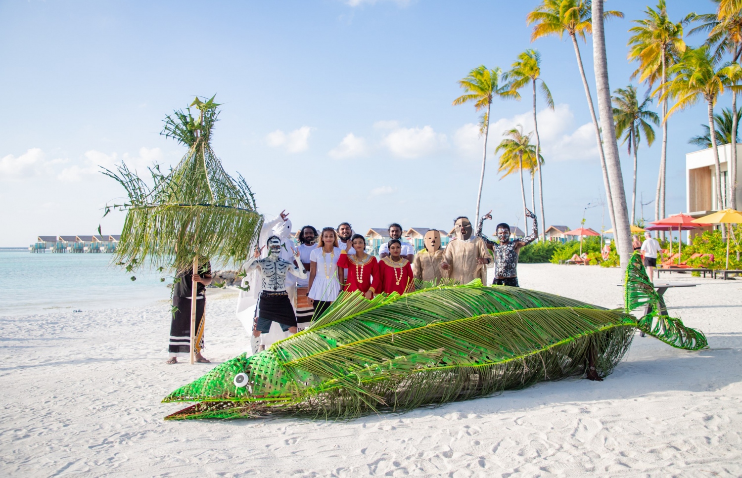 މިދިޔަ އަހަރުގެ ކުޑައީދު ކްރޮސްރޯޑްސްގައި ފާހަގަކުރަނީ: އެ ރިސޯޓްގައި ސަގާފީ ބޮޑު މަސްބޭނުމުގެ ހަރަކާތްތައް ބޭއްވި. -- ފޮޓޯ: ކްރޮސްރޯޑްސް