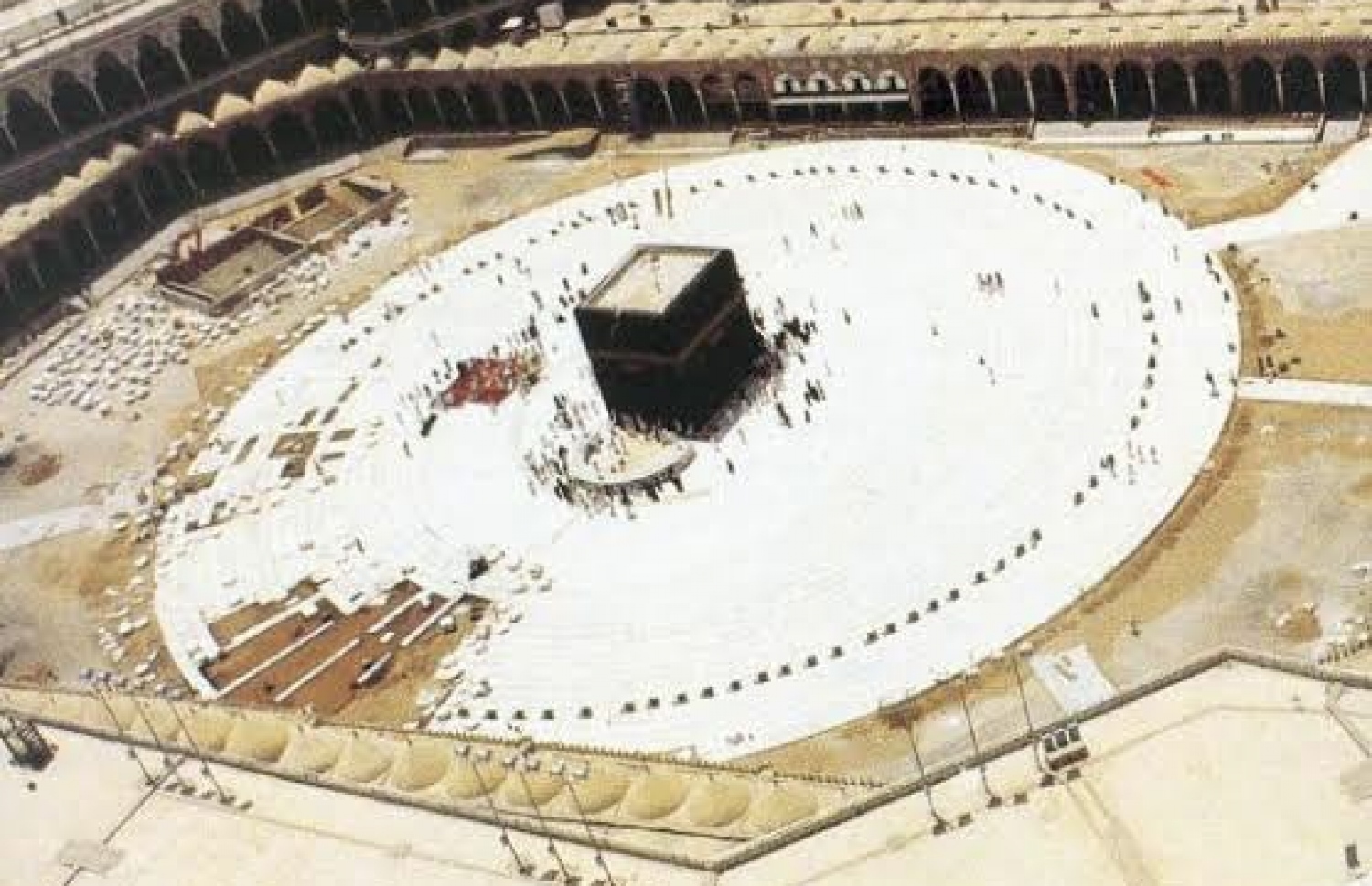 މައްކާގެ ހަރަމްފުޅުގައި ތާސޮސް މަރުމަރު ހިލަ ޖެހުމުގެ މަސައްކަތް 1979 ވަނަ އަހަރުގެ ތެރޭގައި ކުރިއަށް ދަނީ