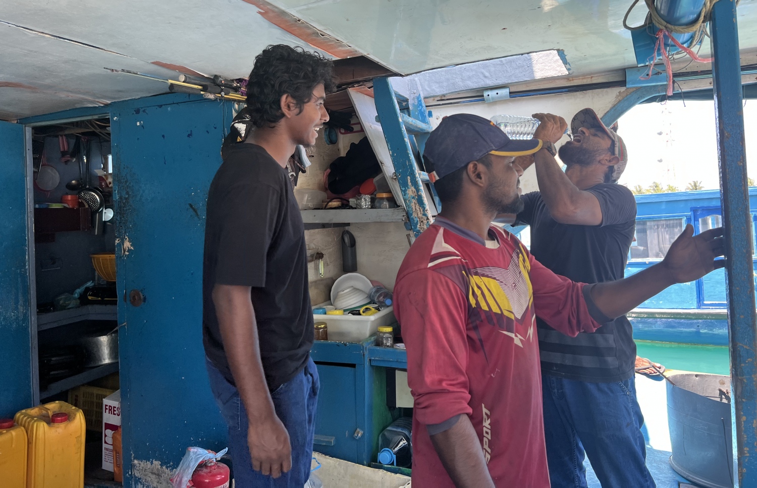 ރަންތަރި ދޯނިން މަހަށްދާ ޒުވާނުންތަކެއް: މަހުގެ އަގު ދަށްވުމަކީ ގިނަ ބަޔަކު މި ދާއިރާ ދޫކޮށްލާ ސަބަބެއް.