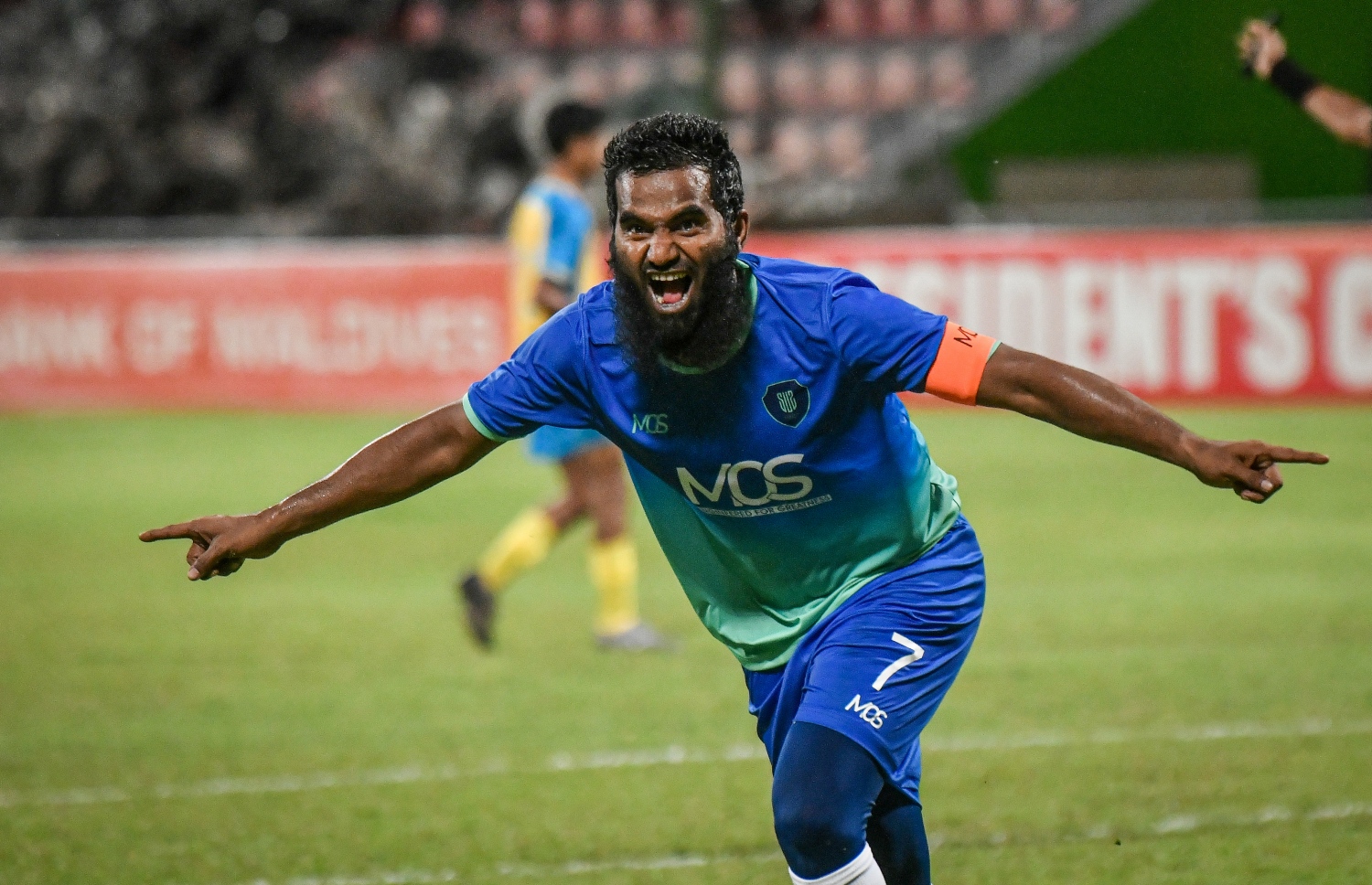 ޕްރެޒިޑެންޓްސް ކަޕް ގައި ސަސް ކުޅުނު ފުރަތަމަ މެޗުގައި ދަގަނޑޭ ވެލެންސިއާ ކޮޅަށް ގޯލު ޖެހުމަށް ފަހު.-- ފޮޓޯ: ނިޝާން އަލީ/ މިހާރު