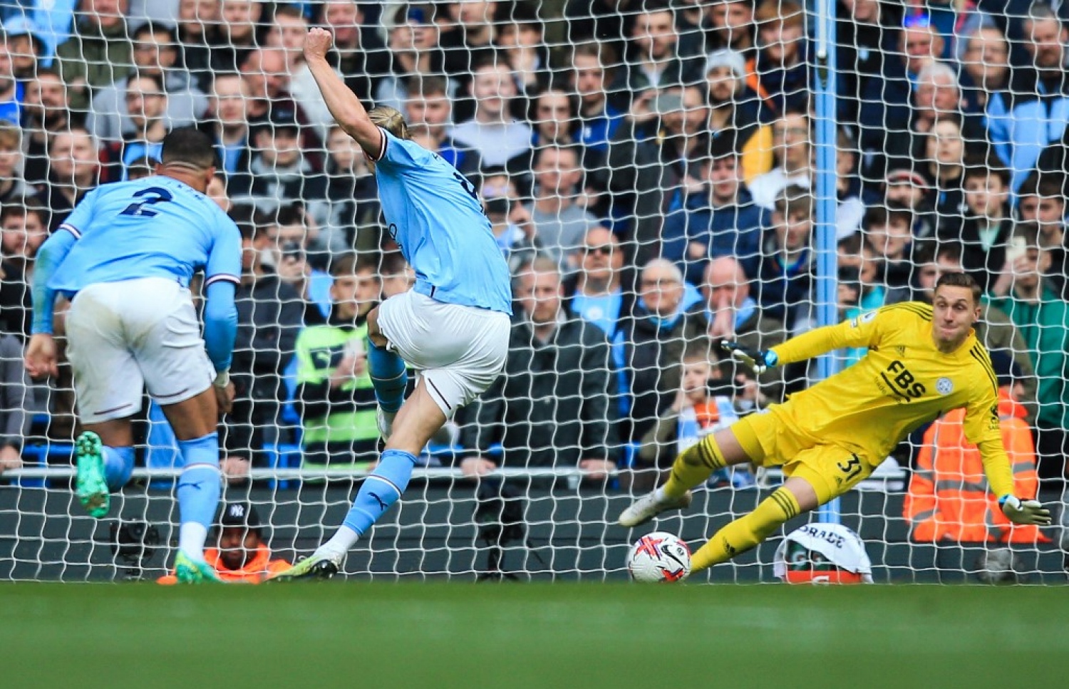 ޕެނަލްޓީއަކުން ހާލަންޑް ރޭގެ މެޗުގައި ސިޓީއަށް ގޯލު ޖަހައިދެނީ.-- ފޮޓޯ: އޭއެފްޕީ