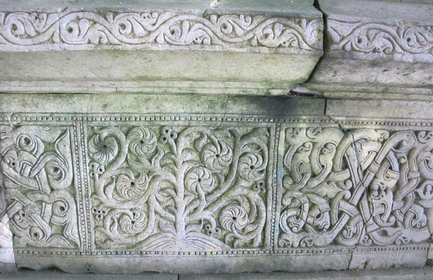 މިސްކިތުން ފެންނަ ގަލުވަޑާމުގެ ފަންނުވެރިކަން. -- ފޮޓޯ/ ކޮރަލްސްޓޯންމޮސްކްސްޑޮޓްކޮމް