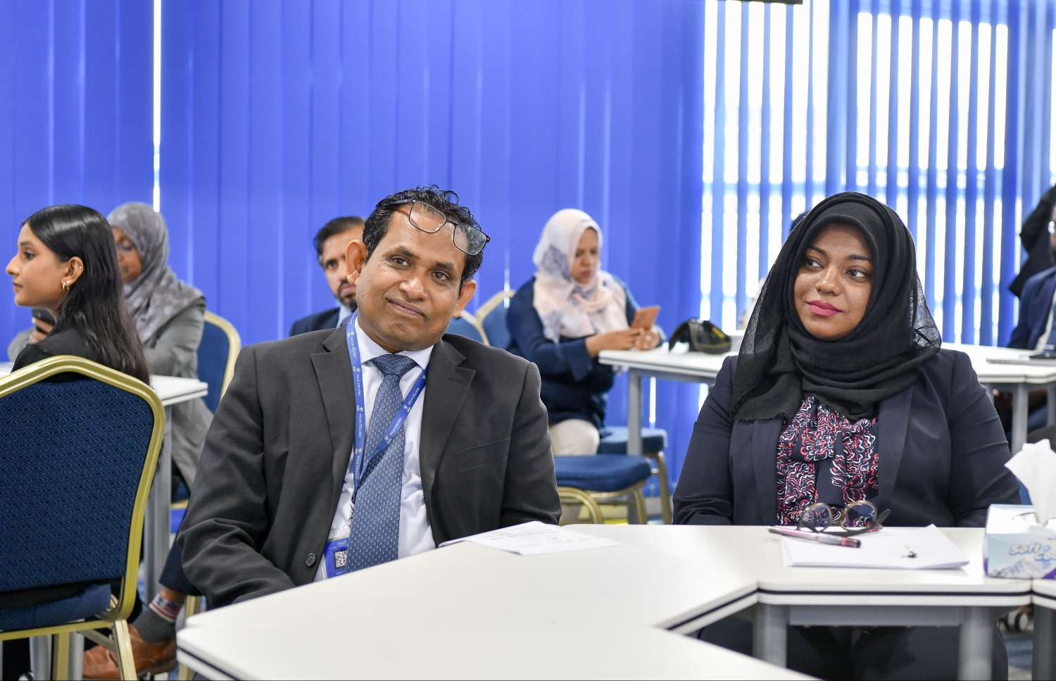 އީކުއަލް ރައިޓްސް އިނީޝިއޭޓިވް އާއި ވިލާ ކޮލެޖު ގުޅިގެން ކުރިއަށްގެންދާ ޝަރުއީ ދާއިރާގެ ކޮންފަރެންސްގައި ވިލާ ކޮލެޖުގެ ވައިސް ރެކްޓާ ޑރ. ނަޖީބު  ބައިވެރިވެވަޑައިގަންނަވަނީ.-- ފޮޓޯ: ނިޝާން އަލީ/ މިހާރު