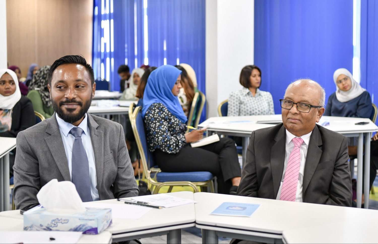 އީކުއަލް ރައިޓްސް އިނީޝިއޭޓިވް އާއި ވިލާ ކޮލެޖު ގުޅިގެން ކުރިއަށްގެންދާ ޝަރުއީ ދާއިރާގެ ކޮންފަރެންސްގައި ވިލާ ކޮލެޖުގެ ރެކްޓާ ޑރ. އަންވަރު (ކ) ބައިވެރިވެވަޑައިގަންނަވަނީ.-- ފޮޓޯ: ނިޝާން އަލީ/ މިހާރު