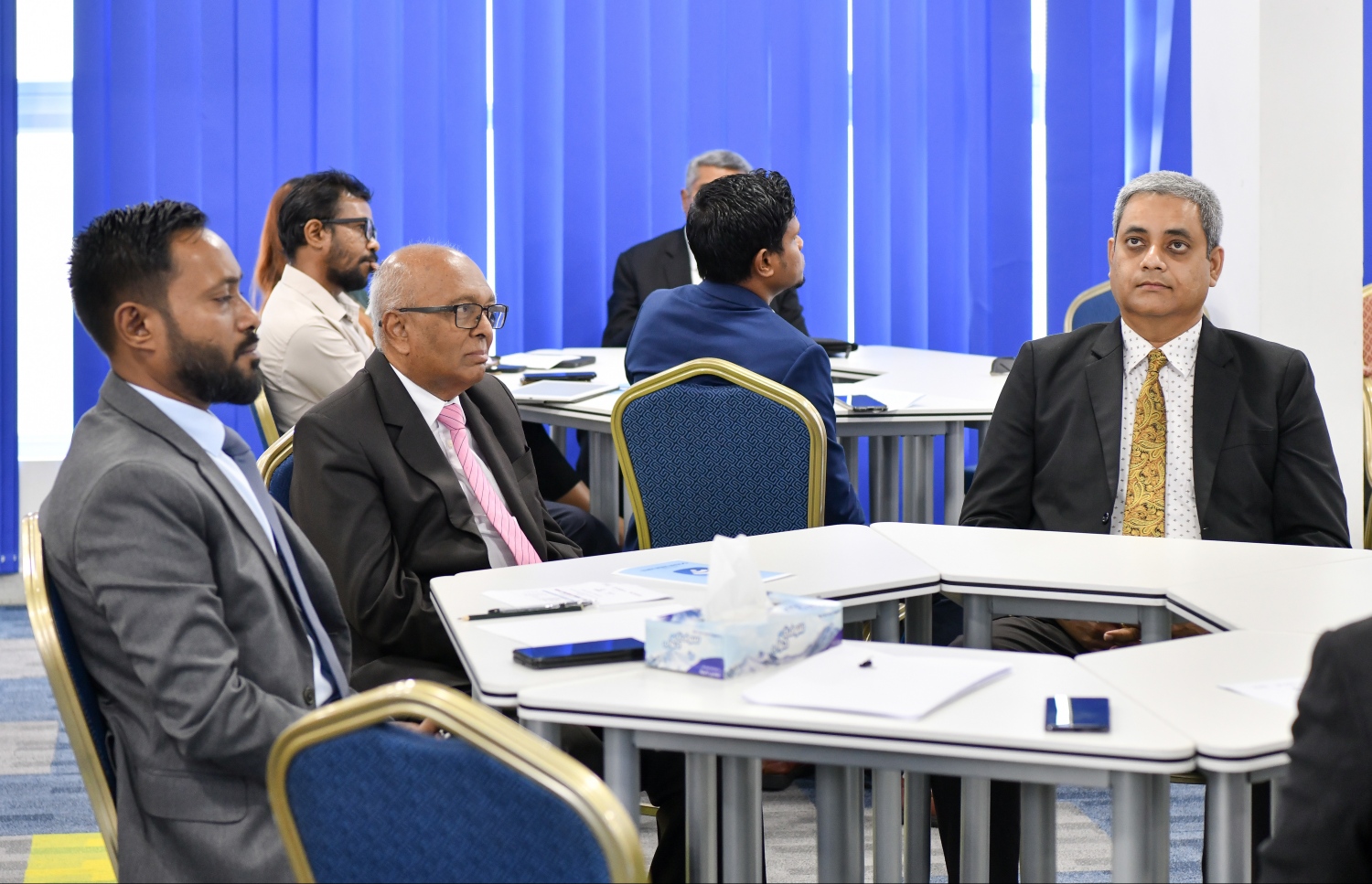 އީކުއަލް ރައިޓްސް އިނީޝިއޭޓިވް އާއި ވިލާ ކޮލެޖު ގުޅިގެން ފެށި ޝަރުއީ ދާއިރާގެ ކޮންފަރެންސްގައި ވިލާ ކޮލެޖުގެ ރެކްޓަރު ޑރ. އަންވަރު (މ) ބައިވެރިވެވަޑއިގަންނަވަނީ.-- ފޮޓޯ: ނިޝާން އަލީ/ މިހާރު